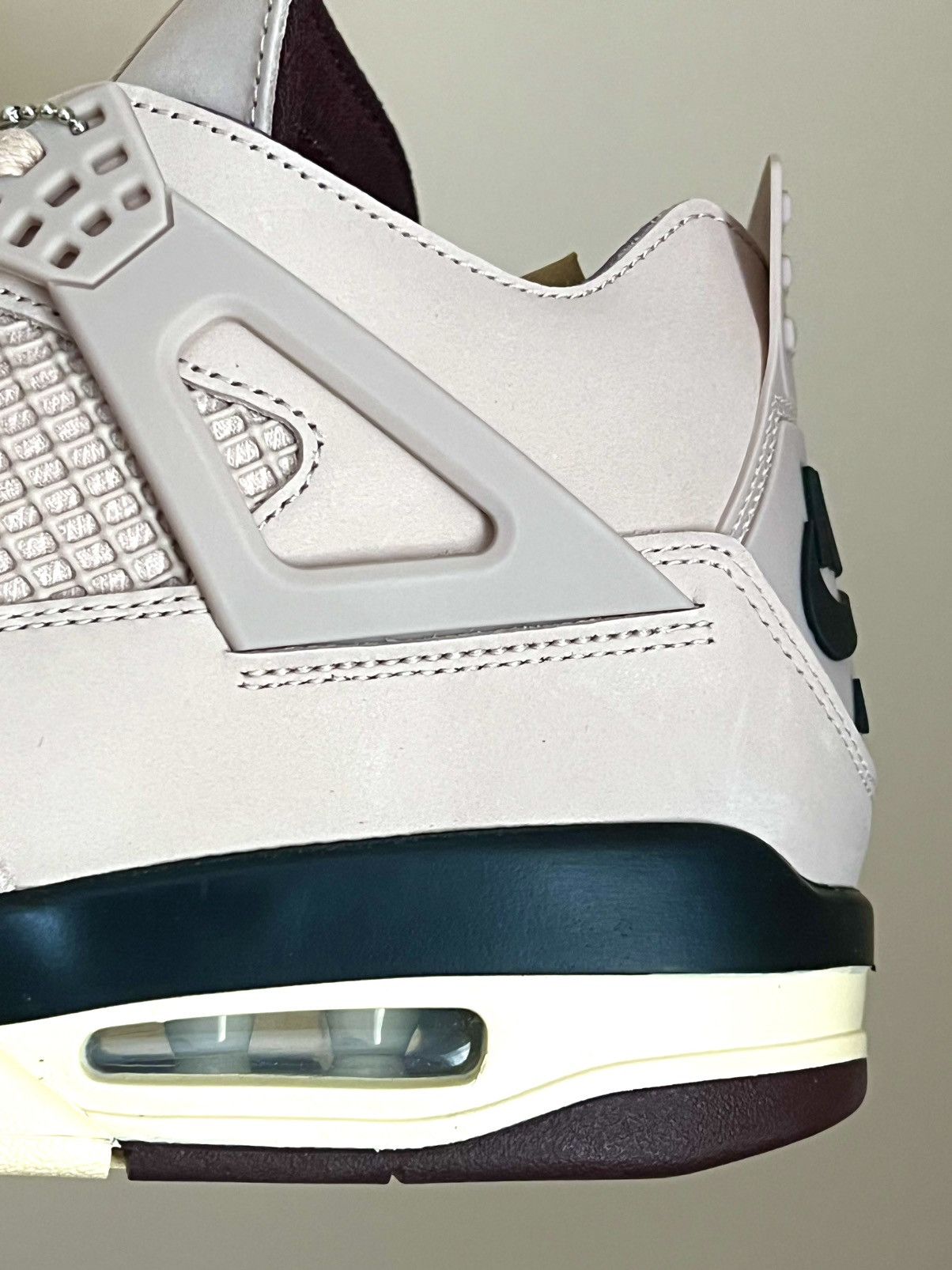 A Ma Maniere × Jordan Brand 12W/10.5M, Jordan 4 x A Ma Maniere, While You Were Sleeping Size US 10.5 / EU 43-44 - 5 Thumbnail
