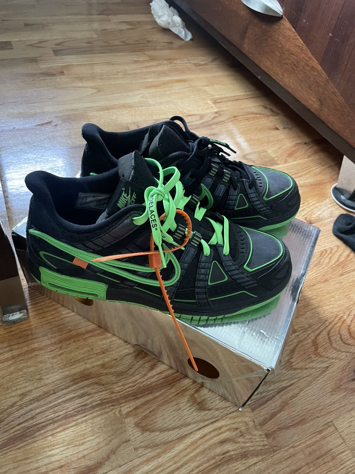 Nike × Off-White Off-White x Nike Air Rubber Dunk Green Strike - Size 10.5 Size US 10 / EU 43 - 1 Thumbnail
