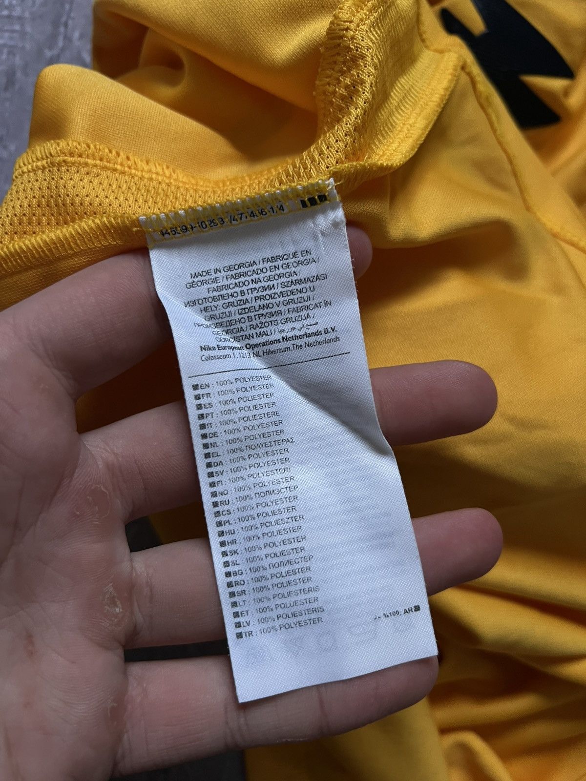Nike Torquay United 2019-20 Nike t-shirt football jersey sz M #8 Size US M / EU 48-50 / 2 - 10 Thumbnail