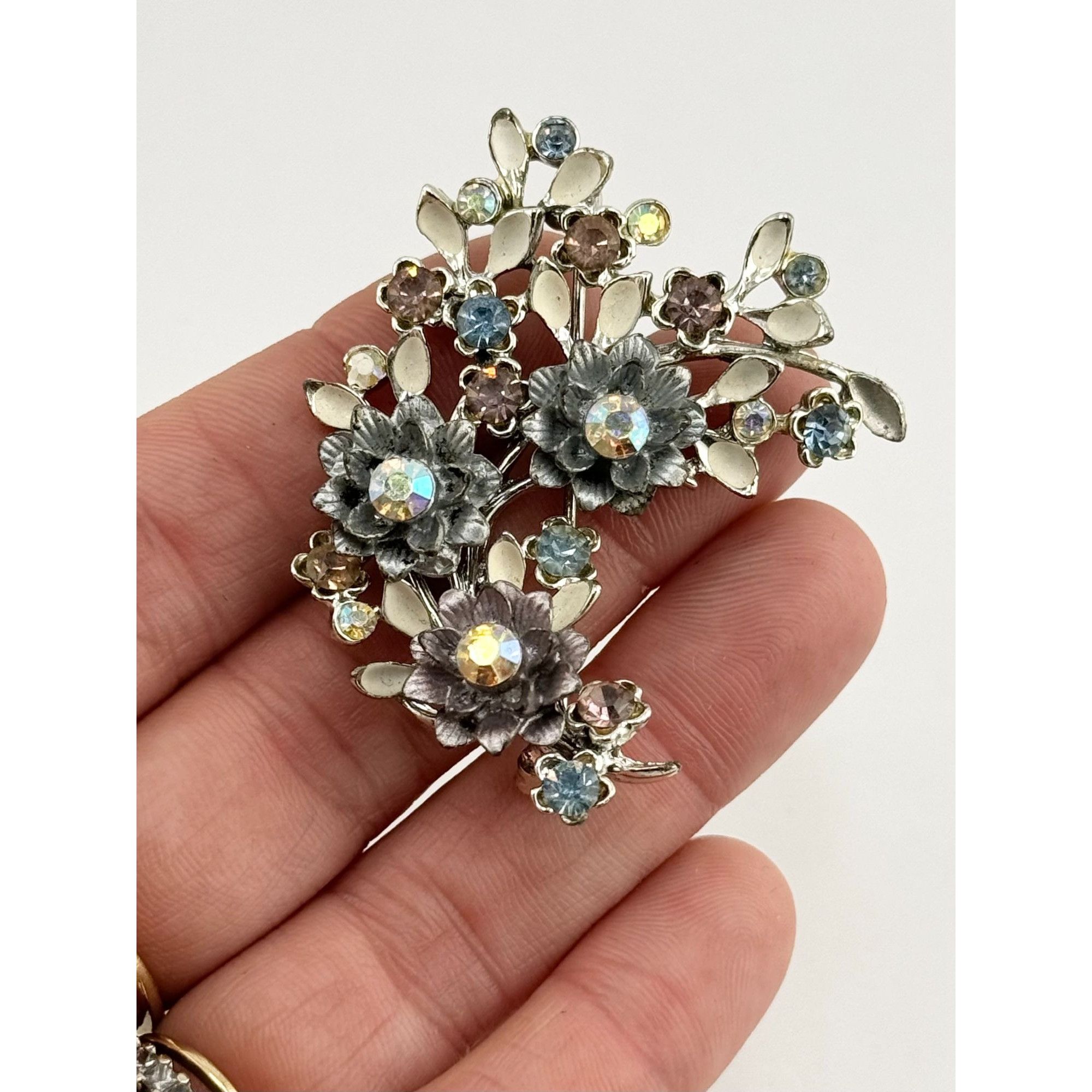 Vintage Vintage Rhinestone Flower BSK Brooch Pin Size ONE SIZE - 4 Thumbnail