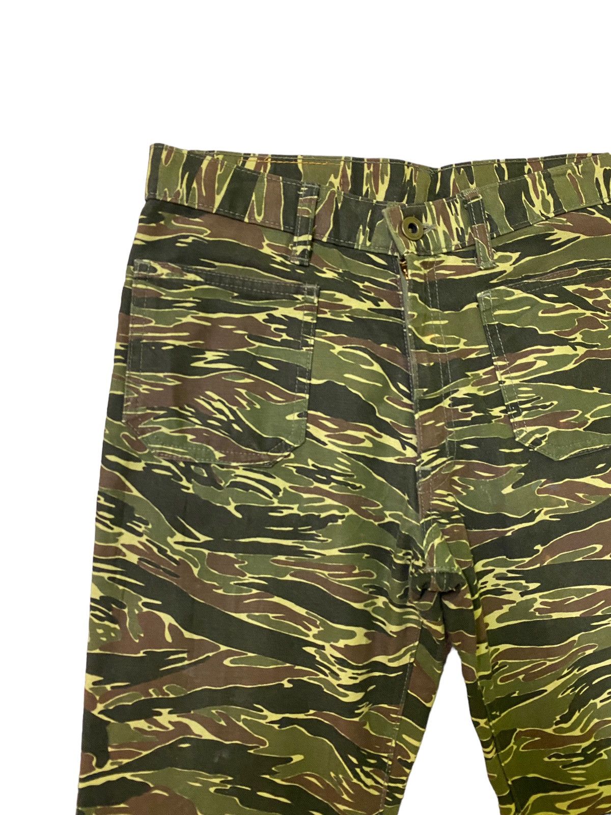 Japanese Brand × Vintage FLARED CAMOUFLAGE STYLE BELL BOTTOM BOOTCUT DENIM JEANS Size US 26 / EU 42 - 4 Thumbnail