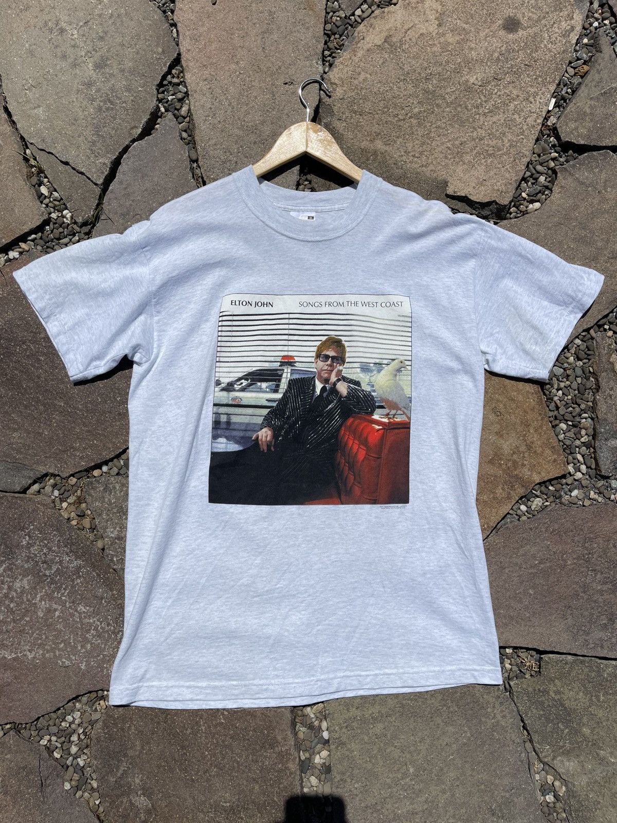 Band Tees 2001 Elton John Songs From The West Coast Vintage T-shirt Size US M / EU 48-50 / 2 - 2 Thumbnail