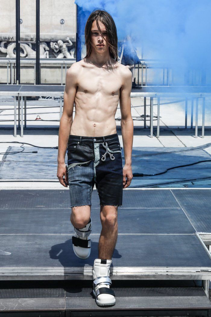 Rick Owens SS2019 "Babel" Black Wax Sample Tyrone Collage Denim Shorts Size US 32 / EU 48 - 2 Thumbnail
