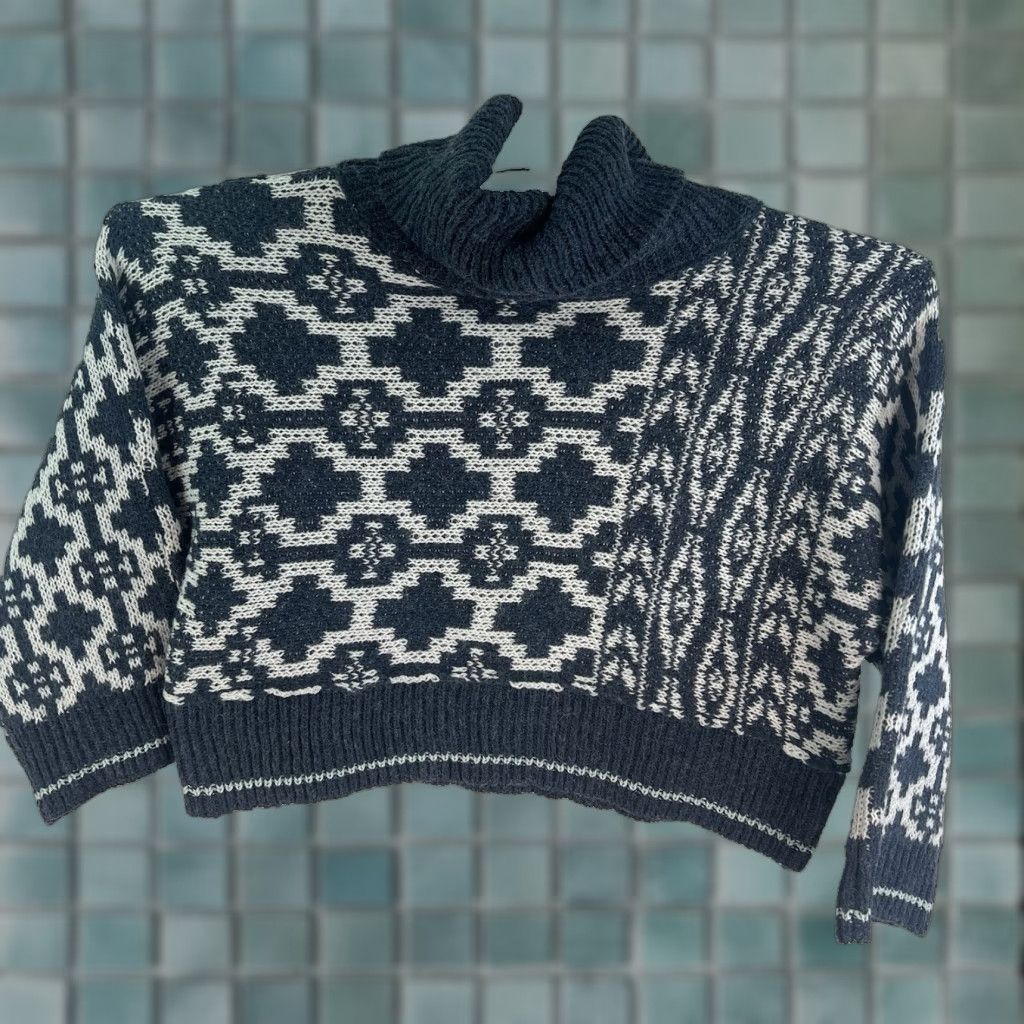 Vintage Buckle Cowl Neck Cropped Sweater Womens Size S Blue/Gray Size S / US 4 / IT 40 - 1 Thumbnail