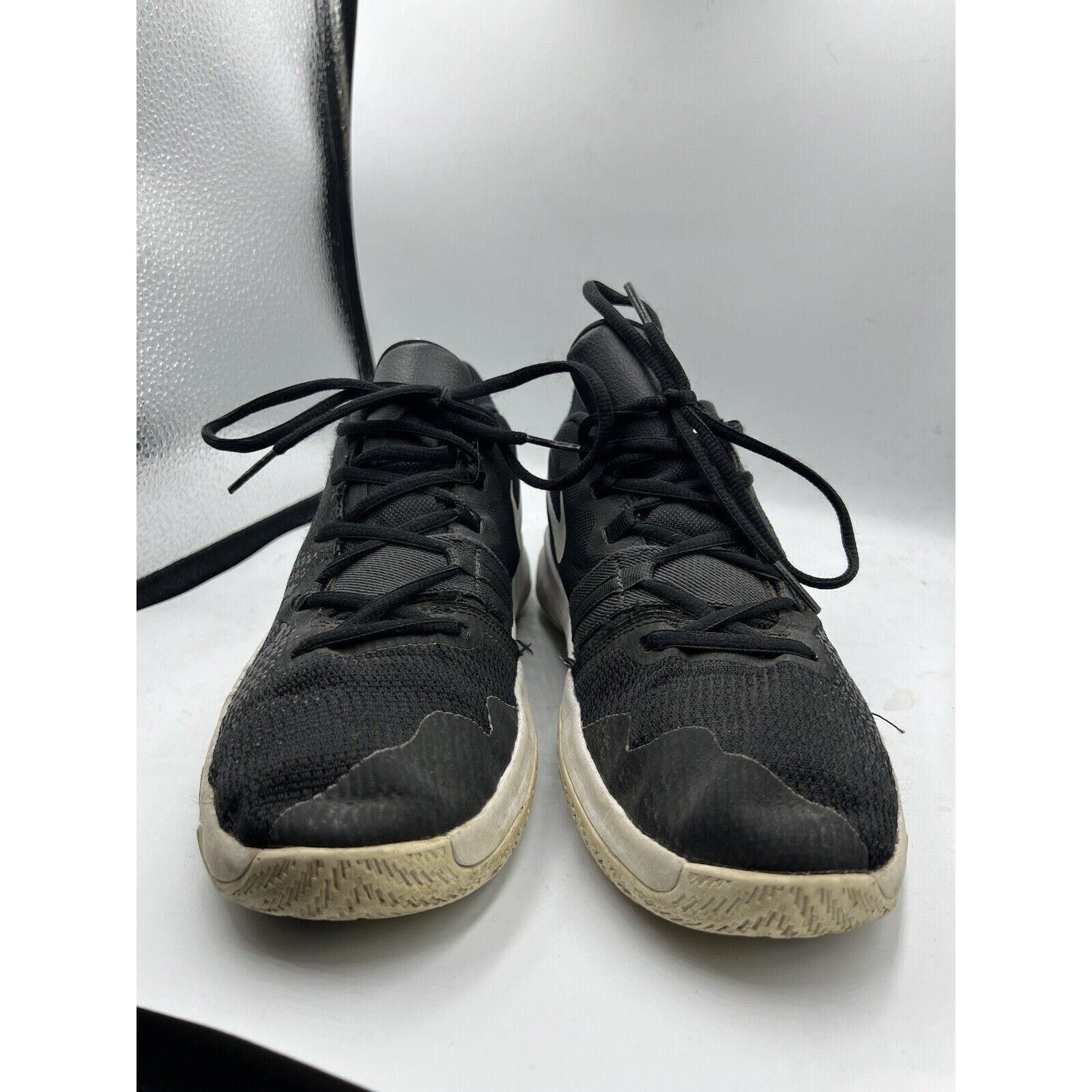 Nike Nike Boys Kyrie Irving Flytrap Black/White Shoes Size 6Y Size US 6 / EU 39 - 5 Thumbnail