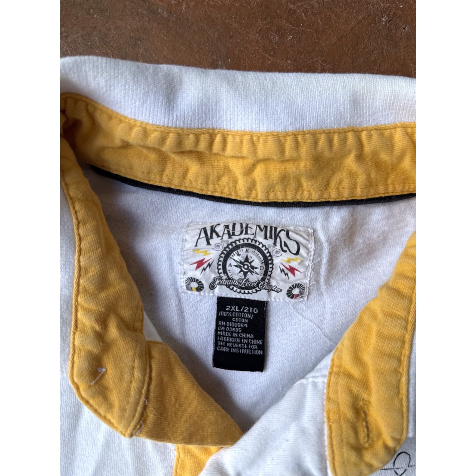 Akademiks VINTAGE Akademiks Polo Shirt 2XL Short Sleeve Hip Hop Grunge 90s White Cotton Mens Polo Shirt Size US XXL / EU 58 / 5 - 2 Thumbnail