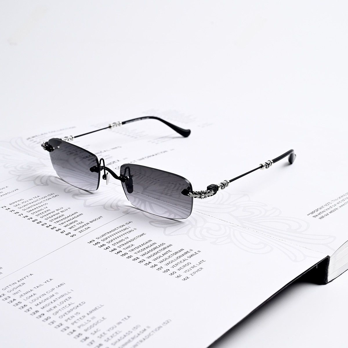 CHROME HEARTS PILLS III SUNGLASSES