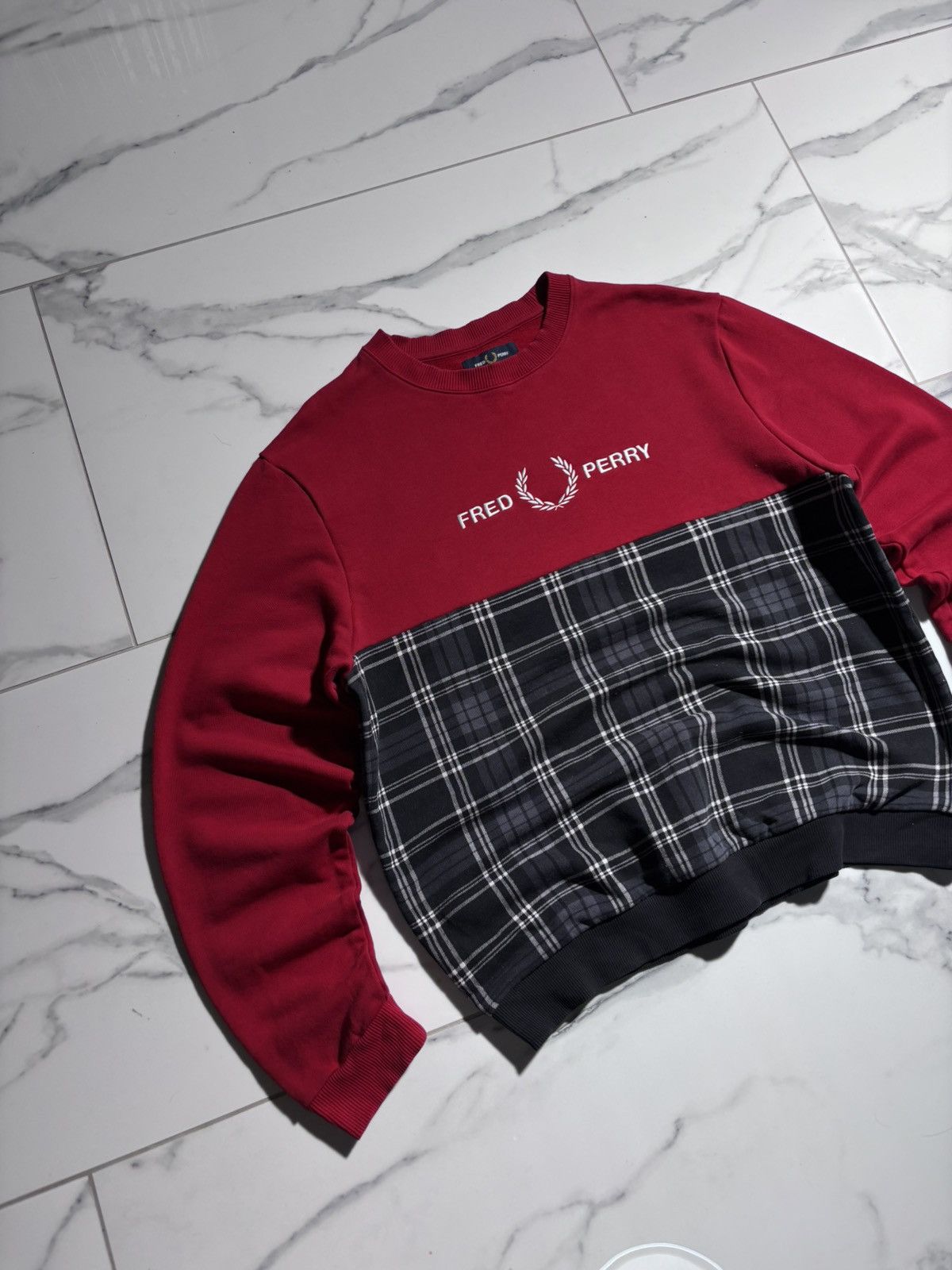 Fred Perry Vintage Fred Perry Sweatshirt Embroidered Logo Crewneck Y2K Size US M / EU 48-50 / 2 - 2 Thumbnail