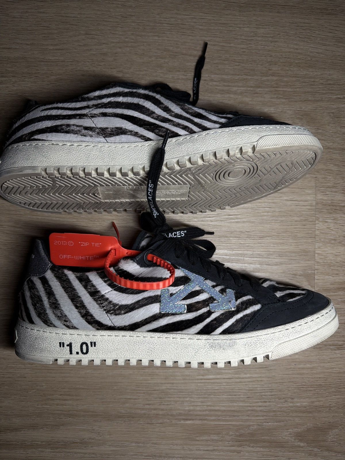 Off-White Off White Sneakers Size US 7 / EU 40 - 2 Thumbnail