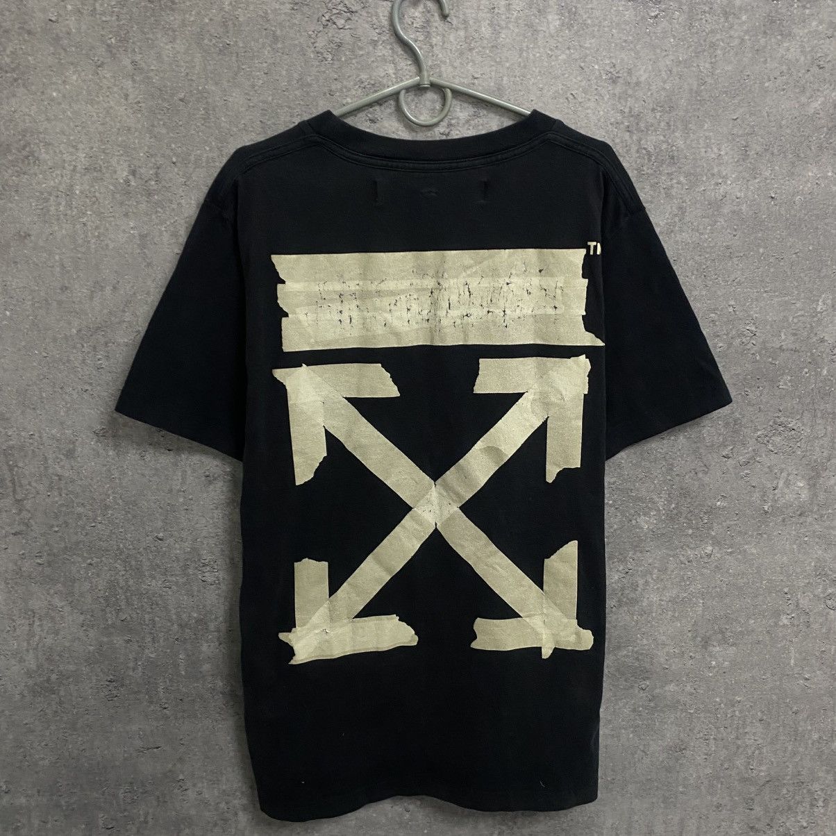 Off-White Off White T-Shirt Big Logo Size US M / EU 48-50 / 2 - 8 Thumbnail
