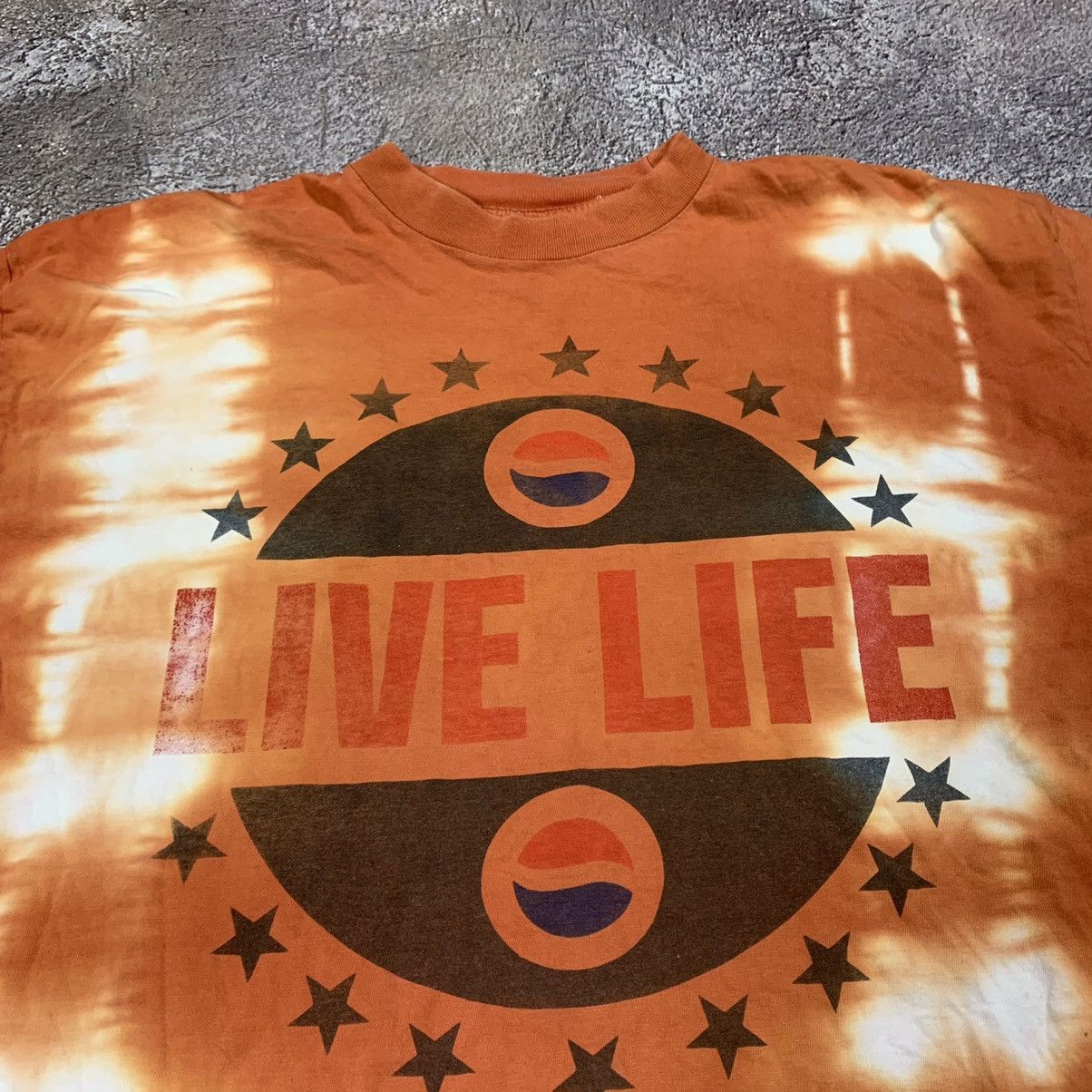 Vintage Vintage 90s Sun Faded Graphic Tee Live Life Skate Streetwear Size US L / EU 52-54 / 3 - 2 Thumbnail
