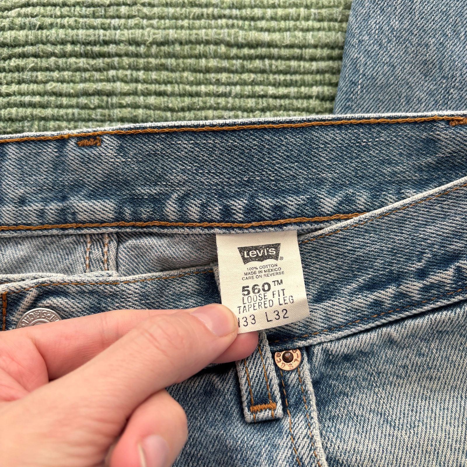 Levi's Vintage 90s Levis 560 Distressed Light Wash Tapered Jeans Size US 33 - 6 Thumbnail