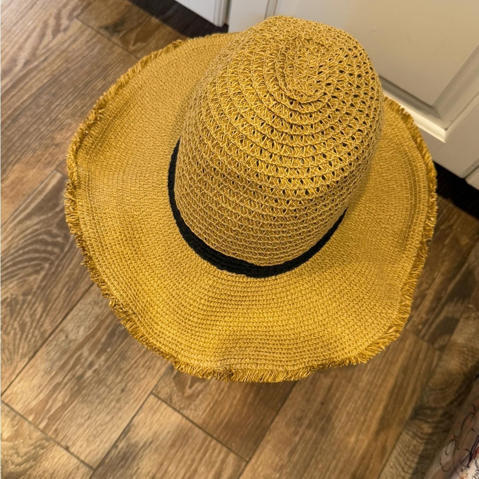 Target Basics Target tan straw brimmed hat black trim Size ONE SIZE - 7 Thumbnail