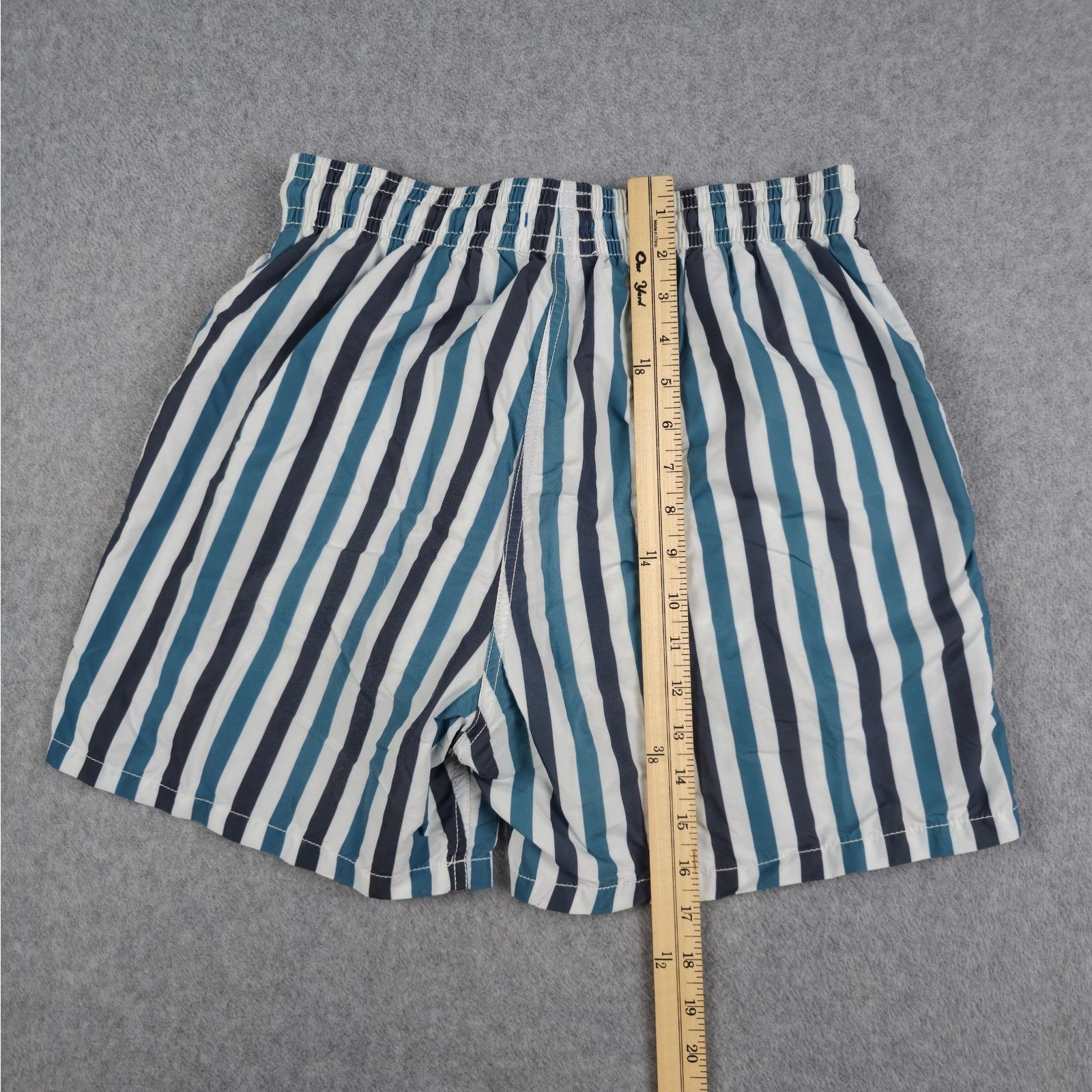 Solid & Striped Solid & Striped Large The Classic Swim Shorts Blue Stripe Size US 30 / EU 46 - 13 Thumbnail
