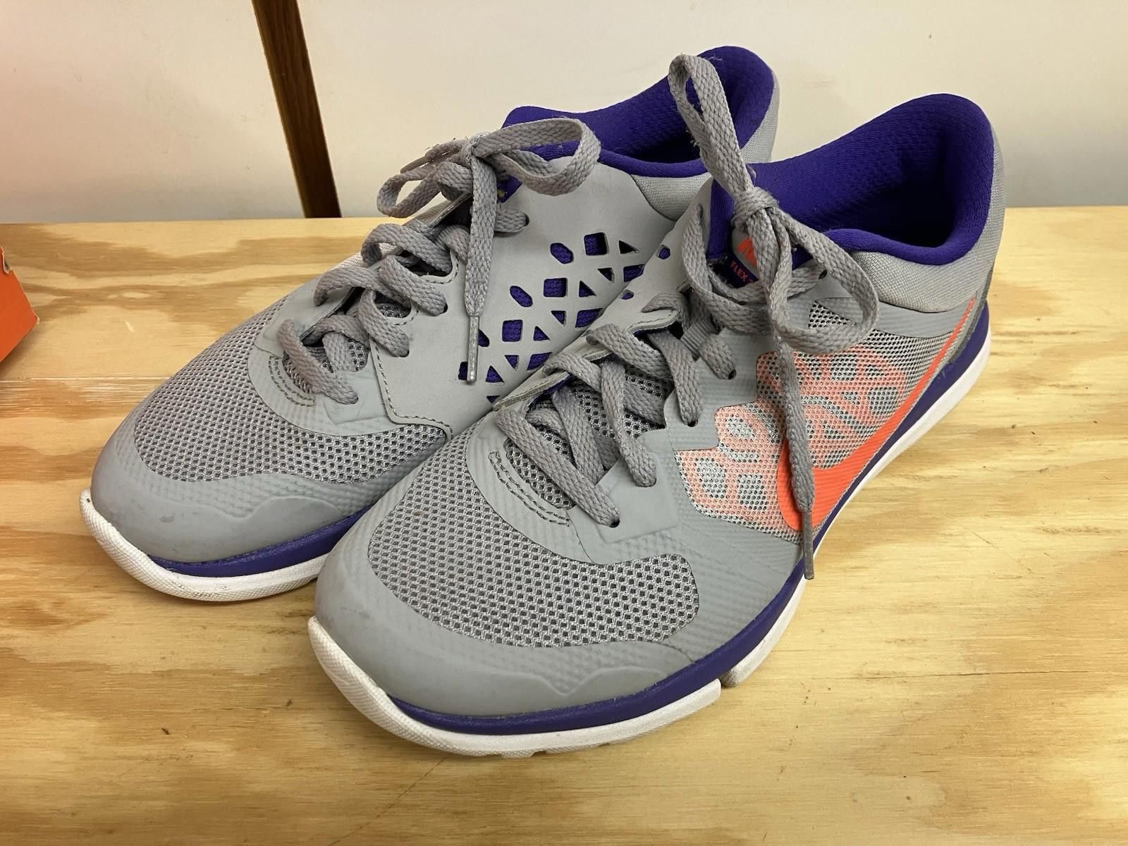 Nike NIKE Women's Flex Run 2015 709021-015 Size US 7 / IT 37 - 1 Thumbnail