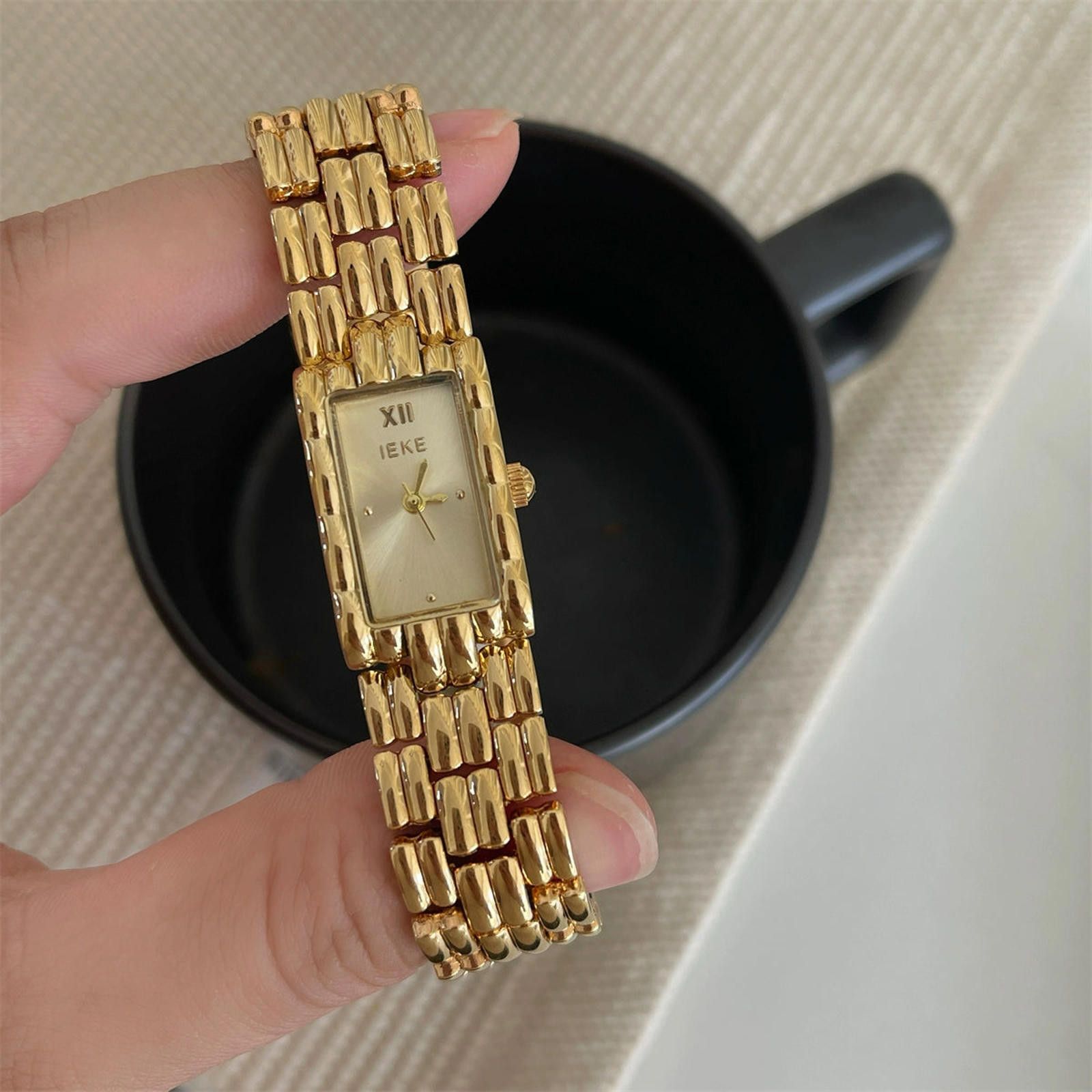 Vintage Gold Rectangular Link Bracelet Watch, Classic Style Size ONE SIZE - 1 Thumbnail