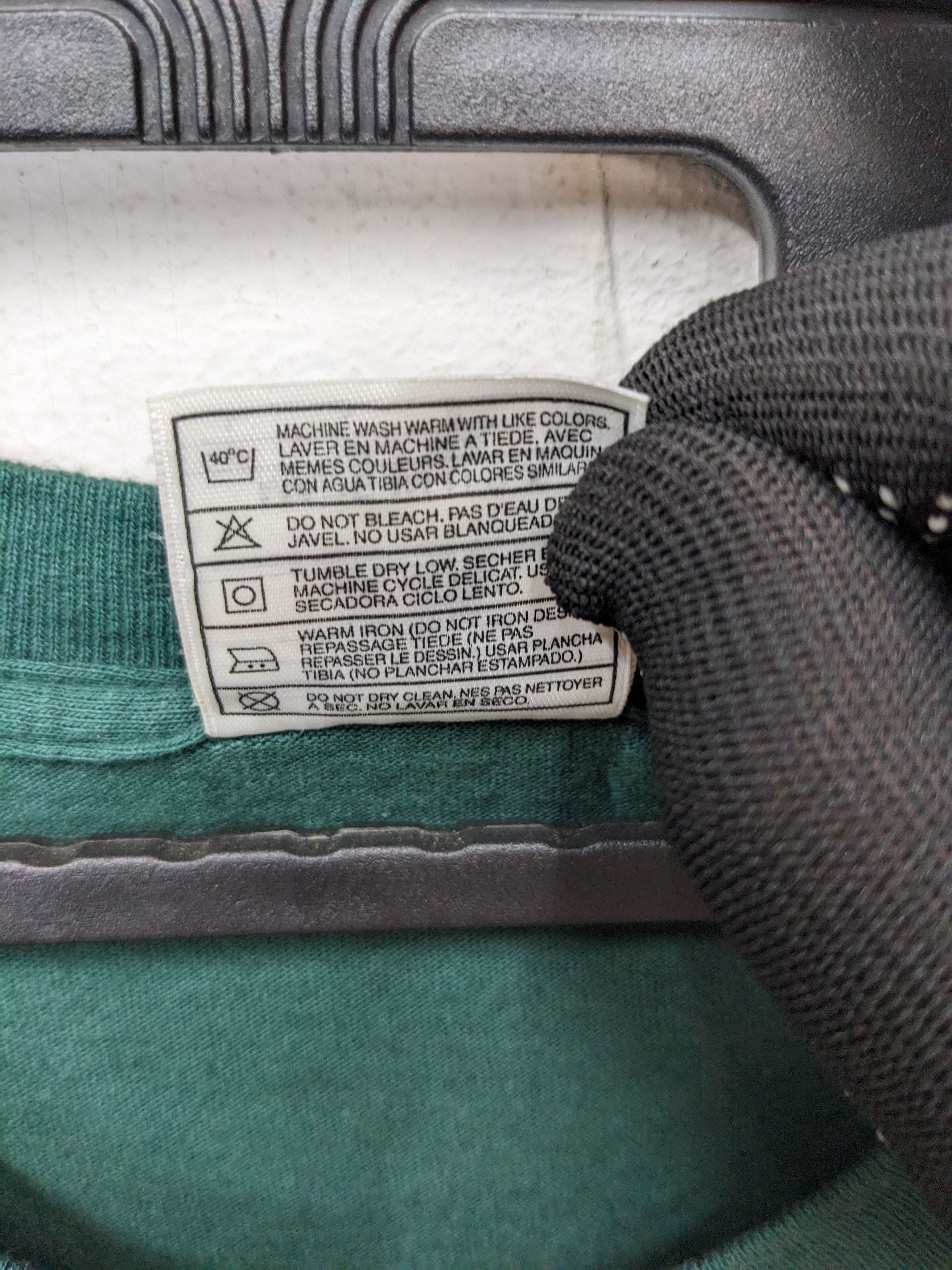 Nike VINTAGE NIKE 1995 HONALULU MARATHON FINISHER MADE IN USA Size US L / EU 52-54 / 3 - 7 Thumbnail