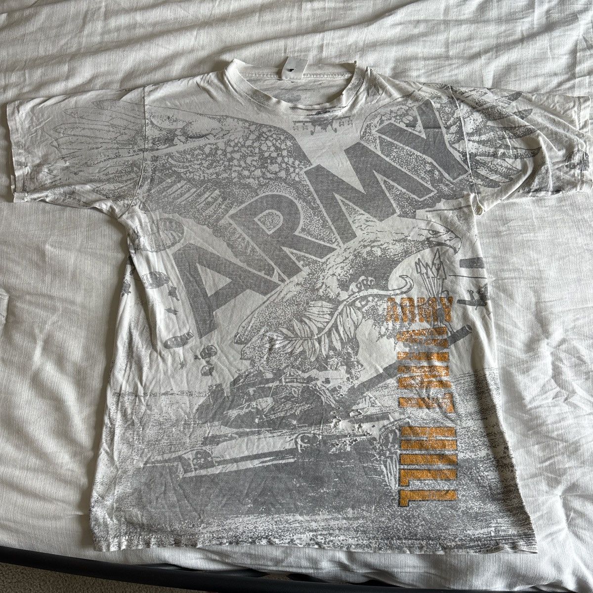 Vintage Vintage 90s Army All Over Print T Shirt Size US L / EU 52-54 / 3 - 1 Thumbnail