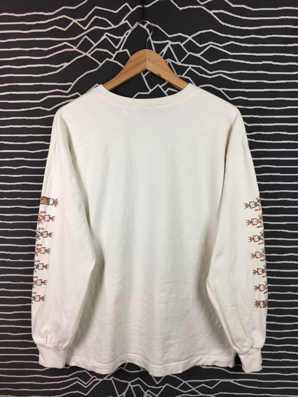 Japanese Brand TITICACA Japan Long Sleeve Graphic Tee Tribal Print Sleeves Size US L / EU 52-54 / 3 - 9 Thumbnail