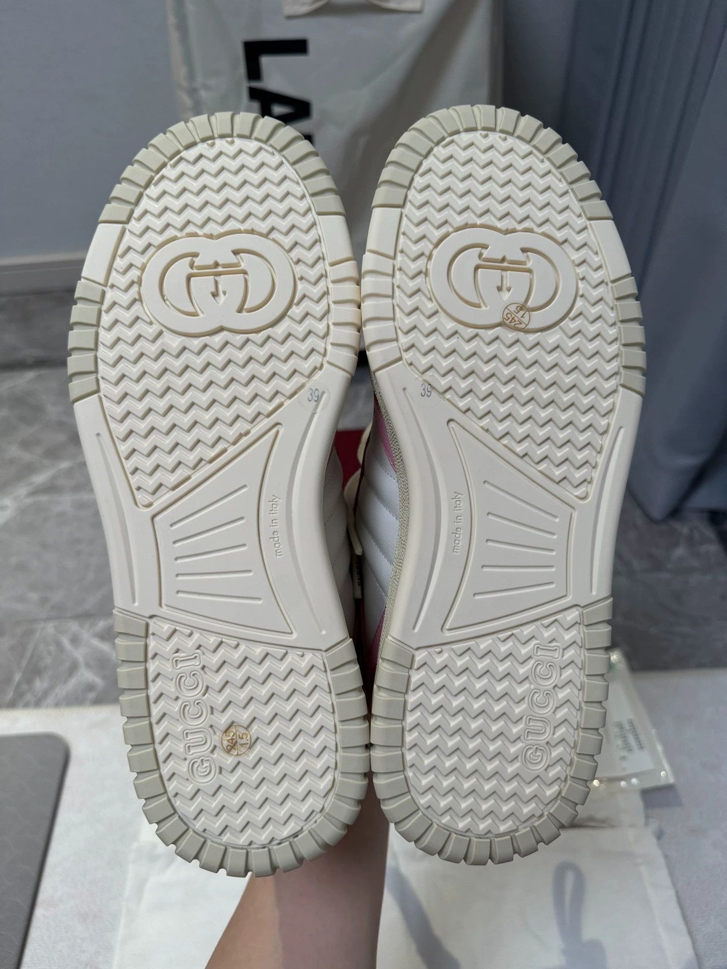 Gucci Gucci Women's Reweb color block white pink sneakers 39 Size US 8.5 / IT 38.5 - 5 Thumbnail