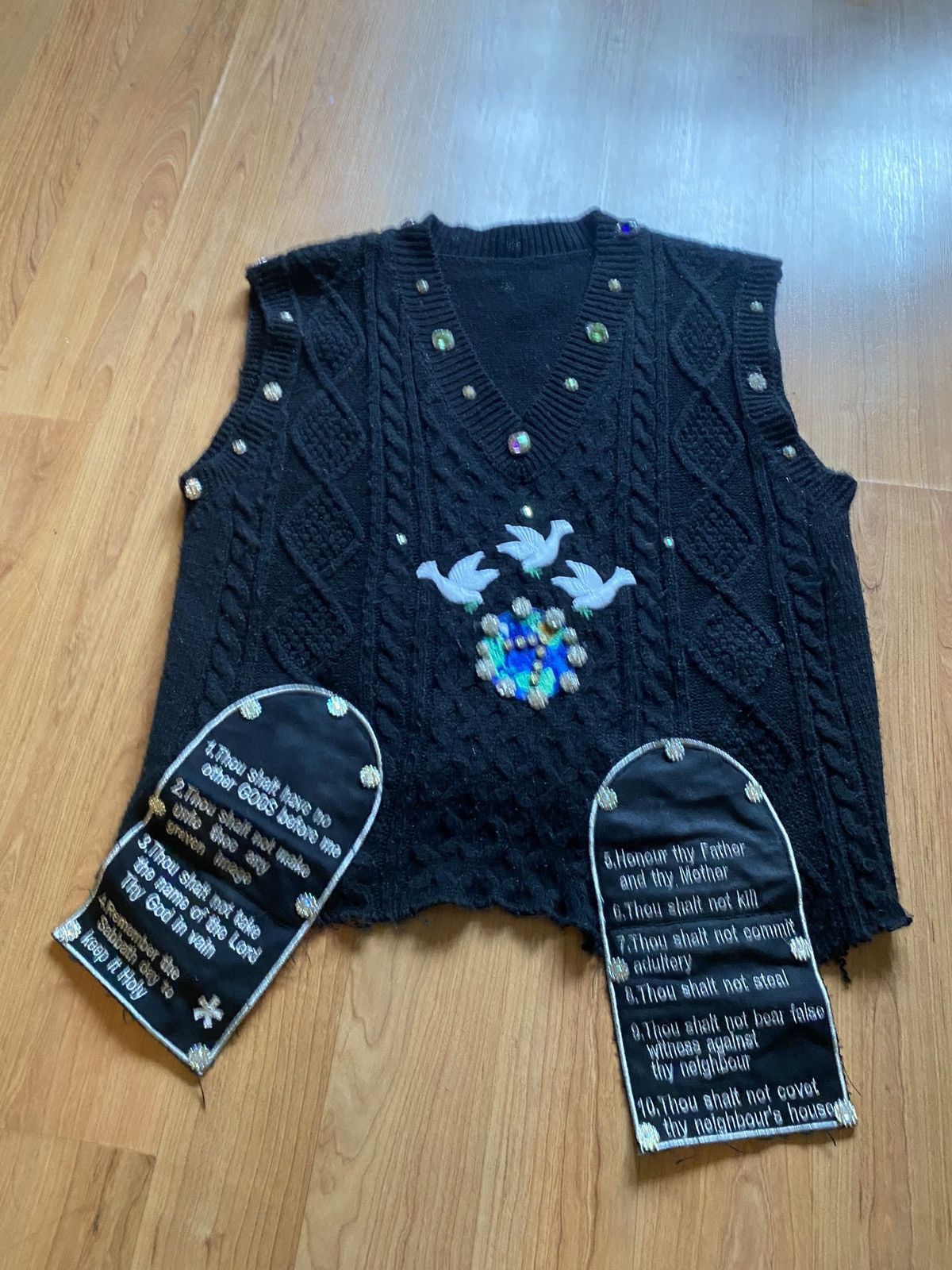 Japanese Brand Jeweled DECALOGUE SWEATER VEST SAMPLE Size M / US 6-8 / IT 42-44 - 2 Thumbnail