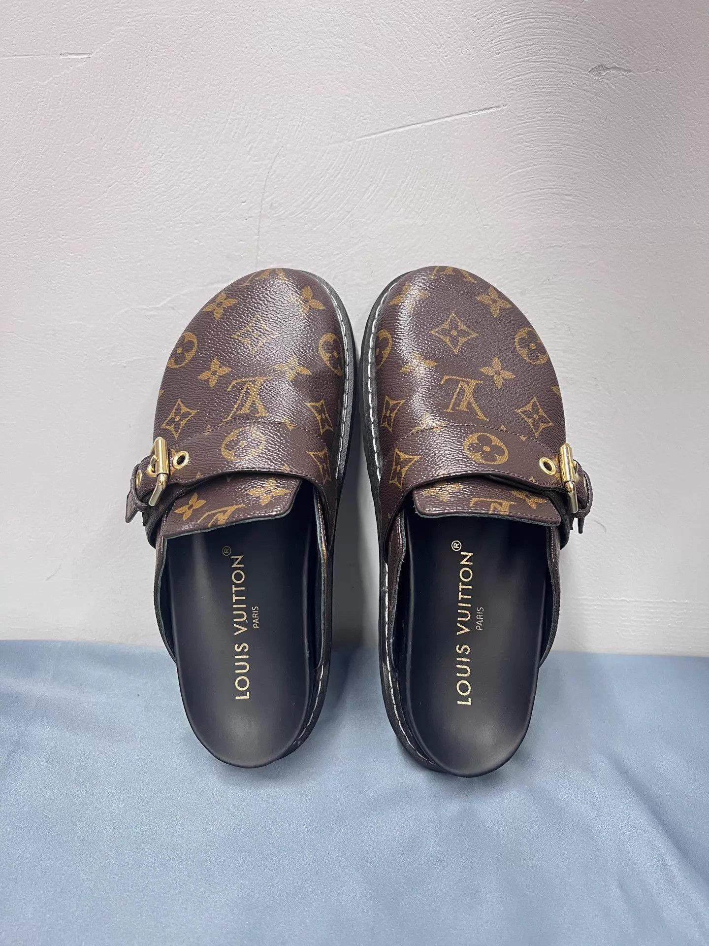 Louis Vuitton LV Cosy Lv Monogram Round Toe Mules 37 Worn Once Size US 6.5 / IT 36.5 - 4 Thumbnail