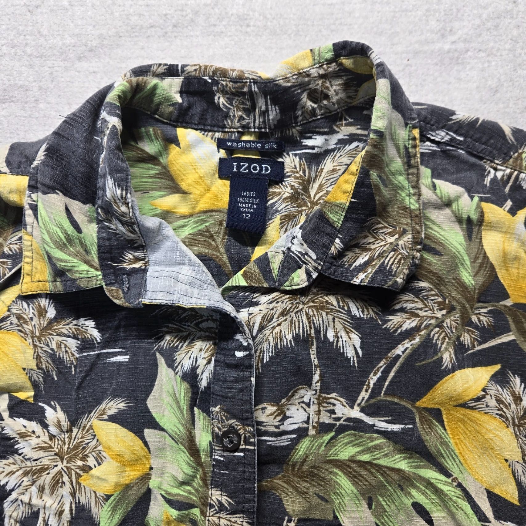 Izod IZOD Hawaiian Shirt Button Up Collared Floral Sleeveless 100% Silk Women's 12 Multicolor Button-Up Shirt Women 12 Hawaiian IZOD Shirt Size XL / US 12-14 / IT 48-50 - 2 Thumbnail