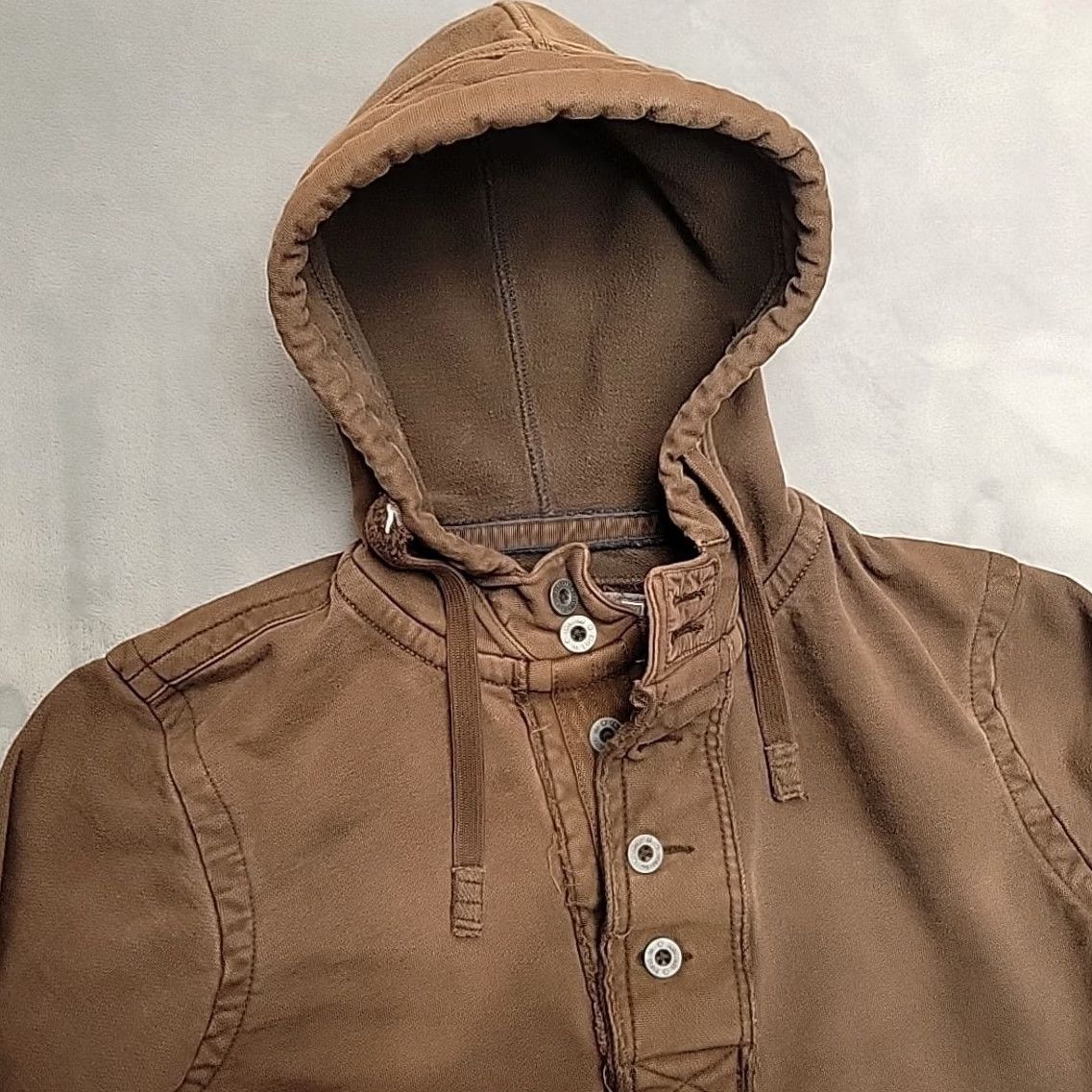 American Eagle Outfitters American Eagle Outfitters Hoodie Womens L Brown Henley Pullover Vintage Wash Size L / US 10 / IT 46 - 2 Thumbnail