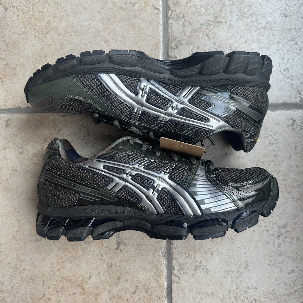 Asics × Kith Kith Marvel vs. Capcom Guile ASICS Gel-Kayano 12.1 Size US 11.5 / EU 44-45 - 7 Thumbnail