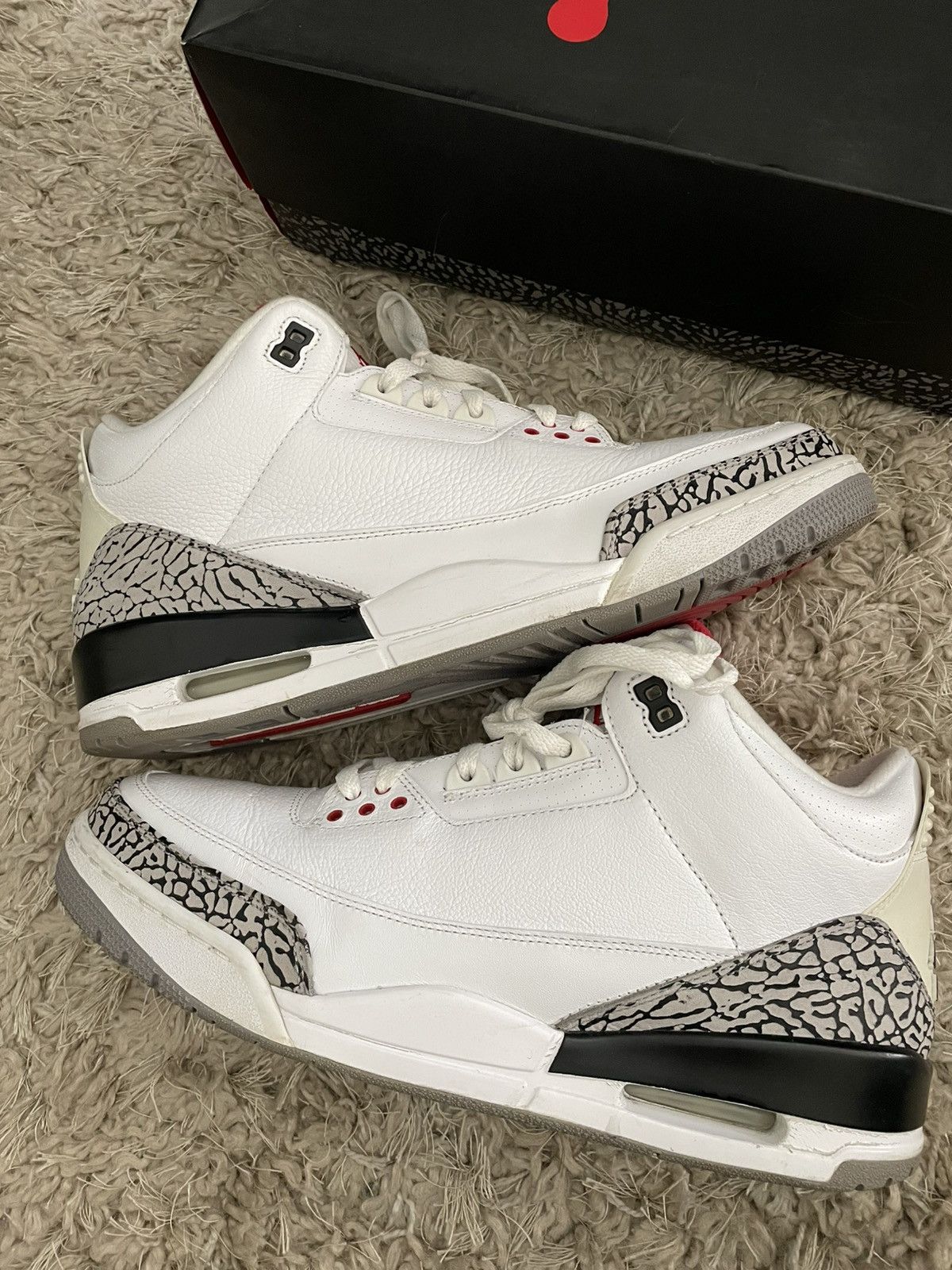 Jordan Brand Jordan 3 White Cement 2011 Size US 12 / EU 45 - 2 Thumbnail