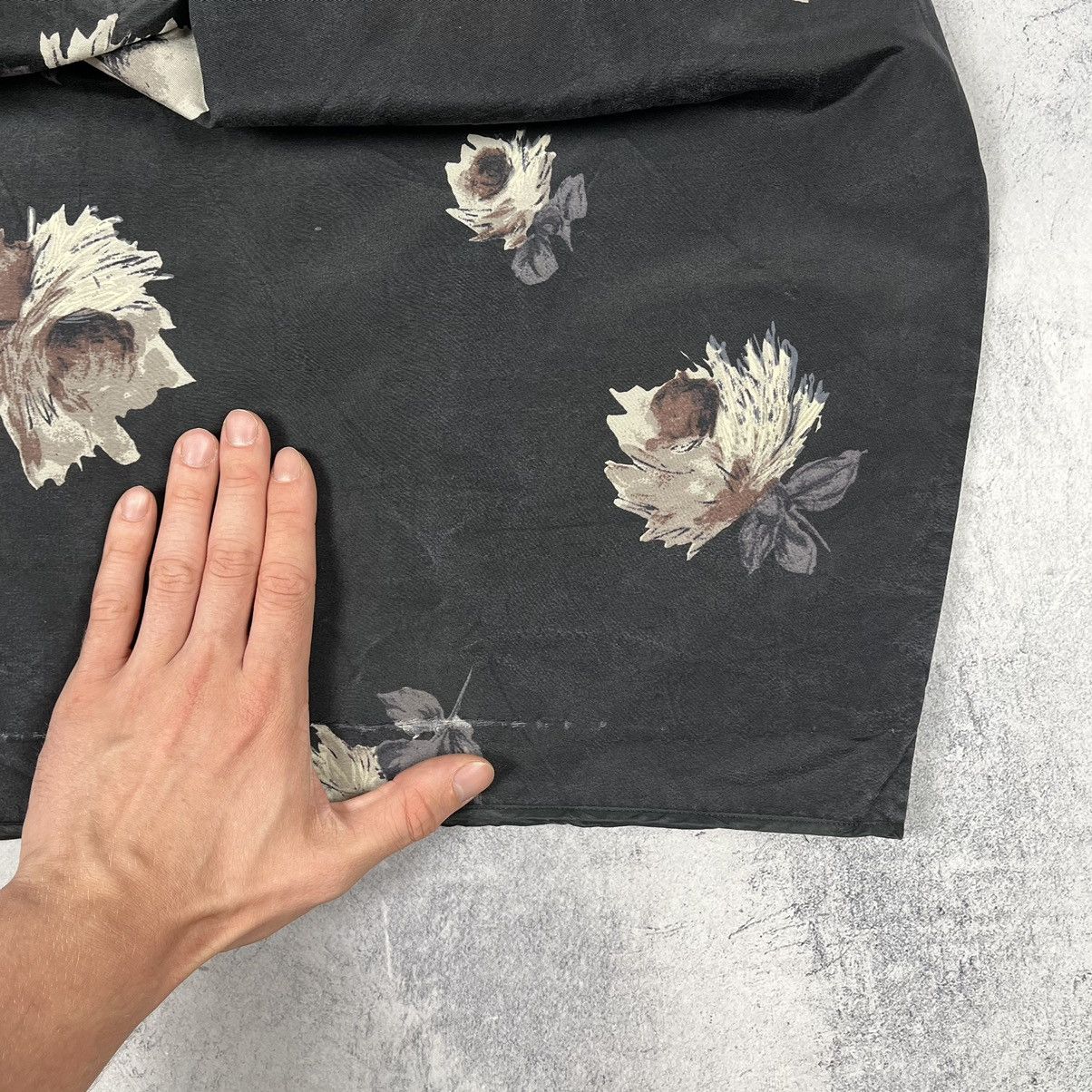 Prada Rare Prada floral midi skirt Size 27" / US 4 / IT 40 - 12 Thumbnail