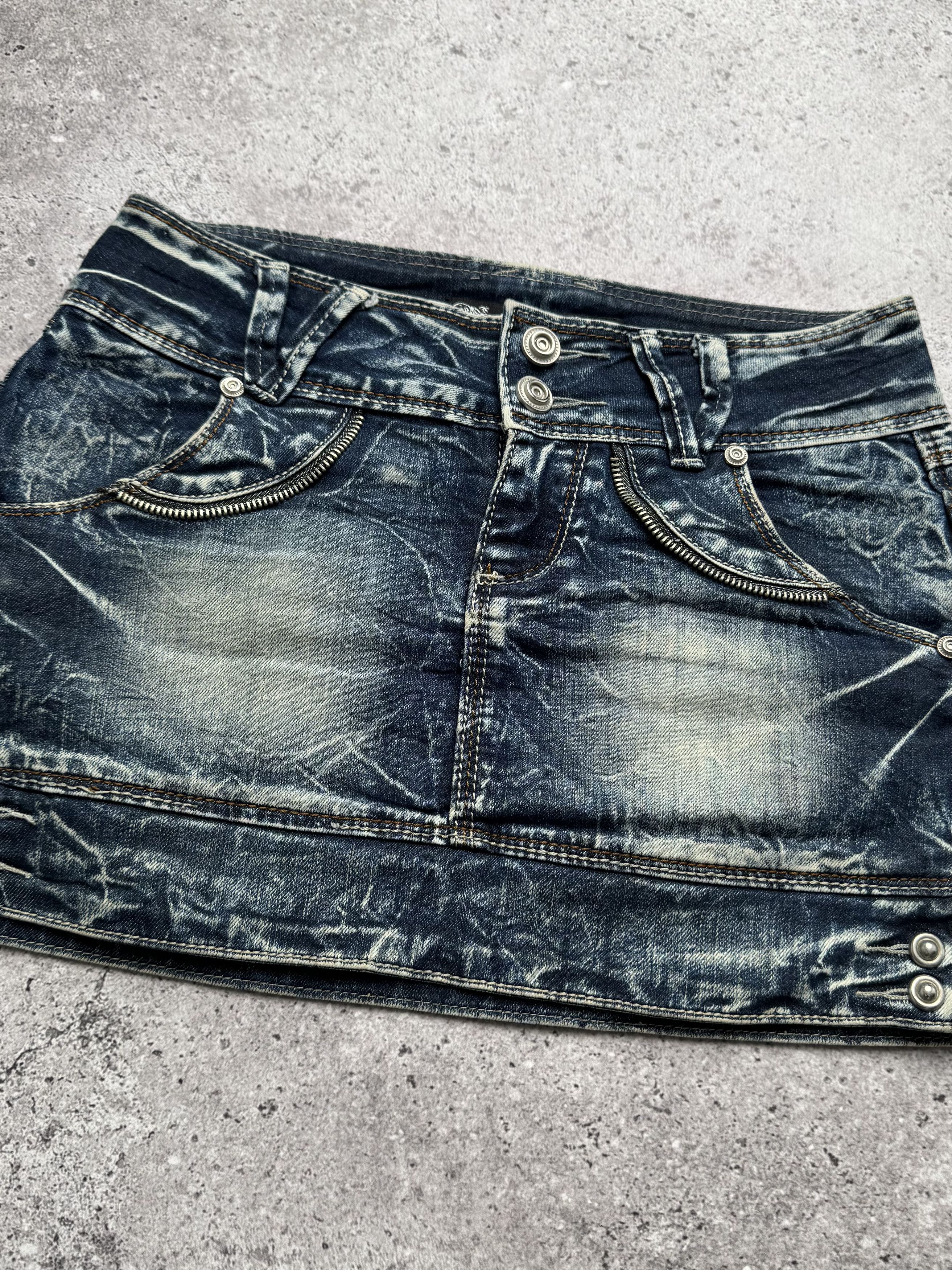 Vintage Vintage Faded Gradient Denim Mini Skirt C2(V495)(E8) Size 27" / US 4 / IT 40 - 2 Thumbnail