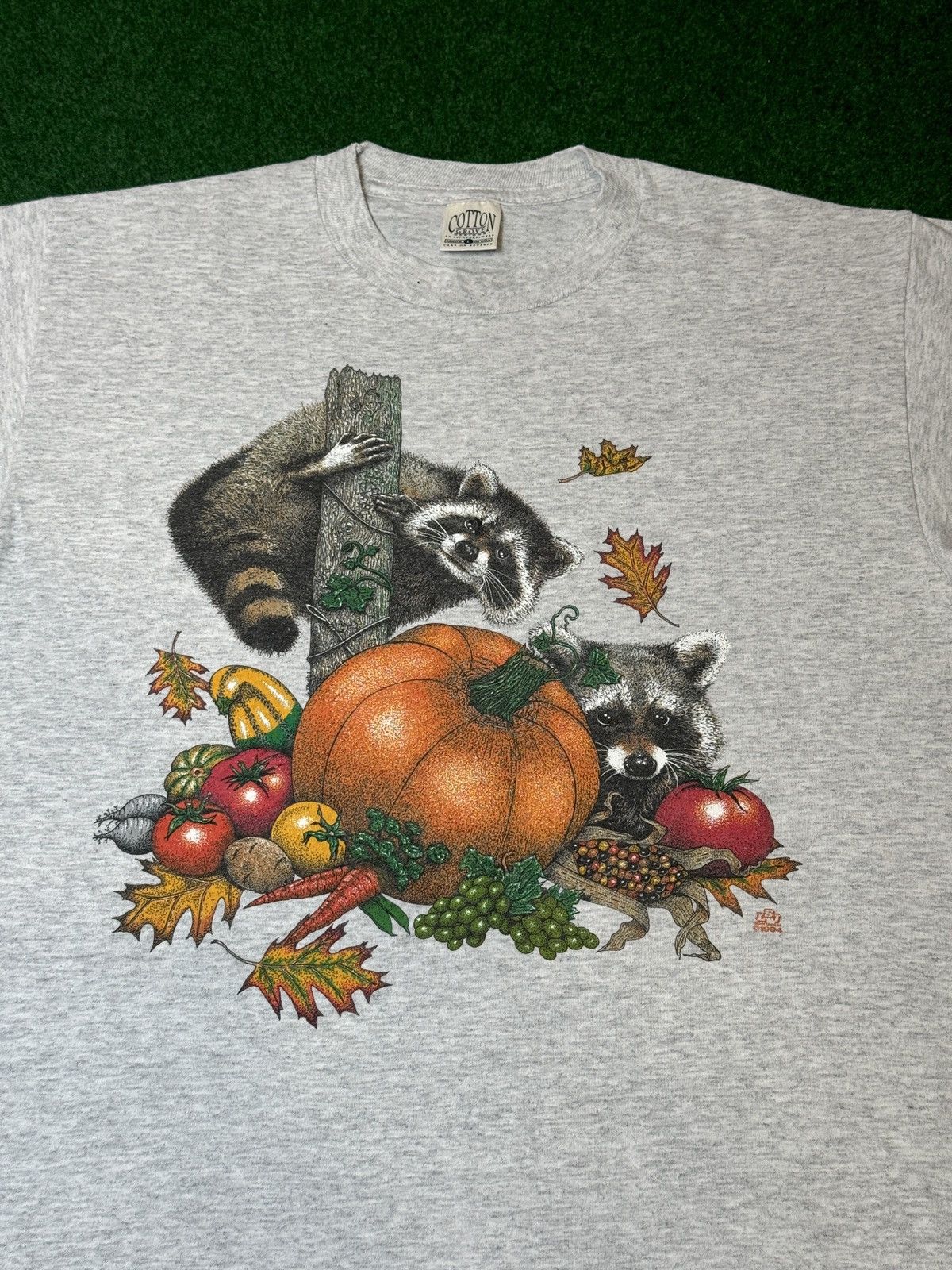 Cotton Traders × Vintage Vintage 90s Cotton Traders Racoons Trash Panda Fall T Shirt Size US L / EU 52-54 / 3 - 2 Thumbnail