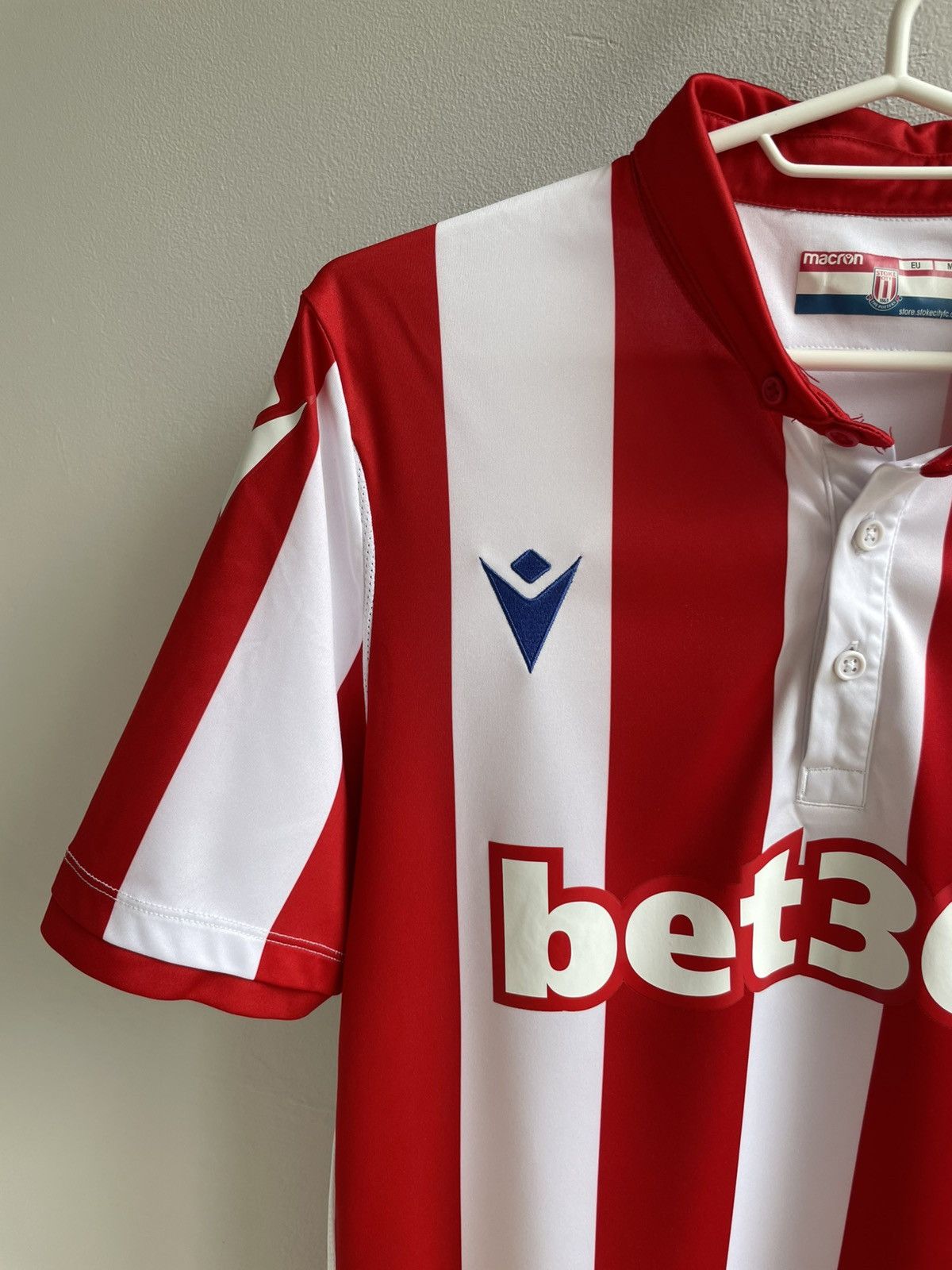 Vintage Stoke City 2018 2019 Football Soccer Jersey Shirt Home Size US M / EU 48-50 / 2 - 3 Thumbnail