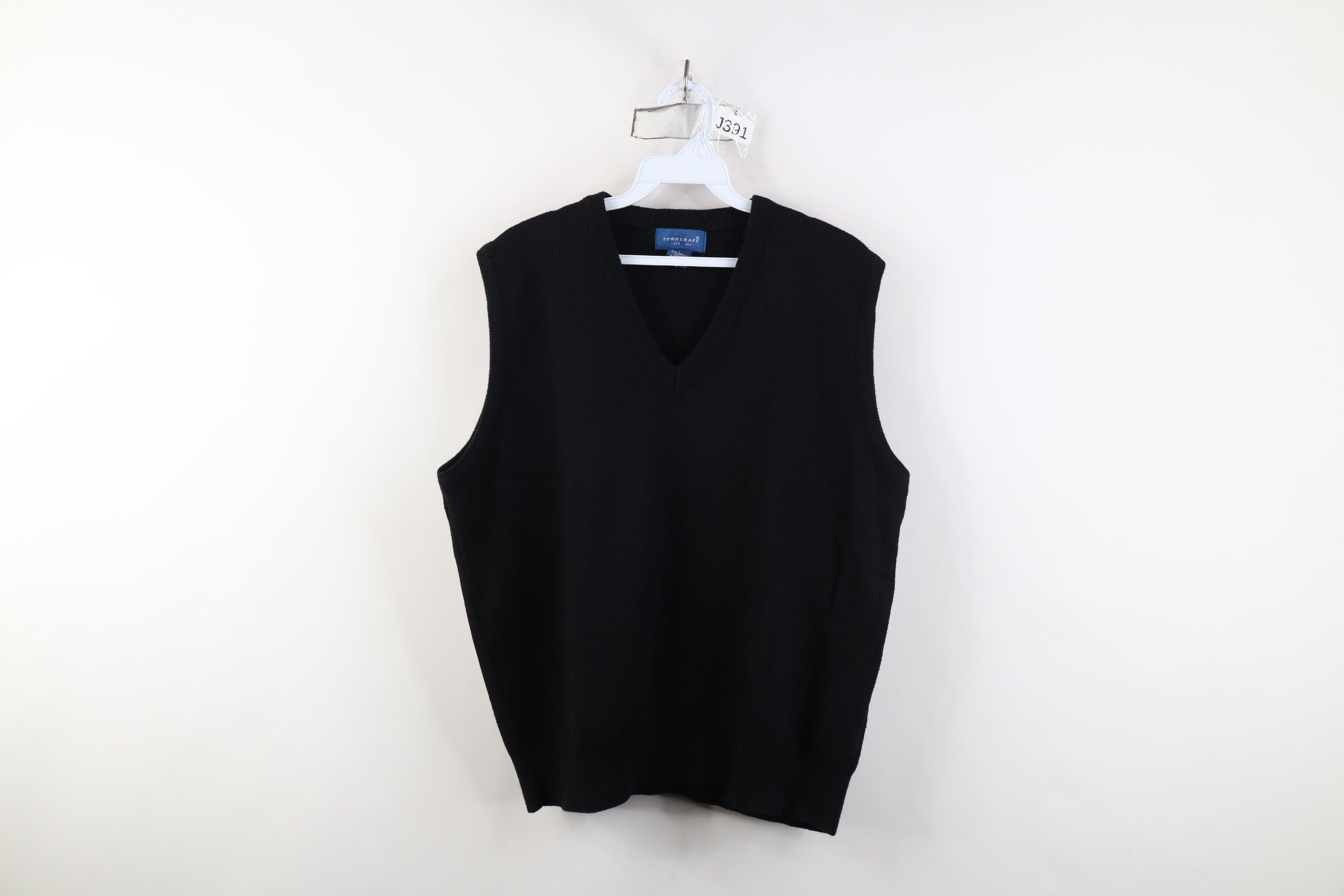 Vintage Vintage 90s Streetwear Knit V-Neck Sweater Vest Black USA Size US L / EU 52-54 / 3 - 1 Thumbnail