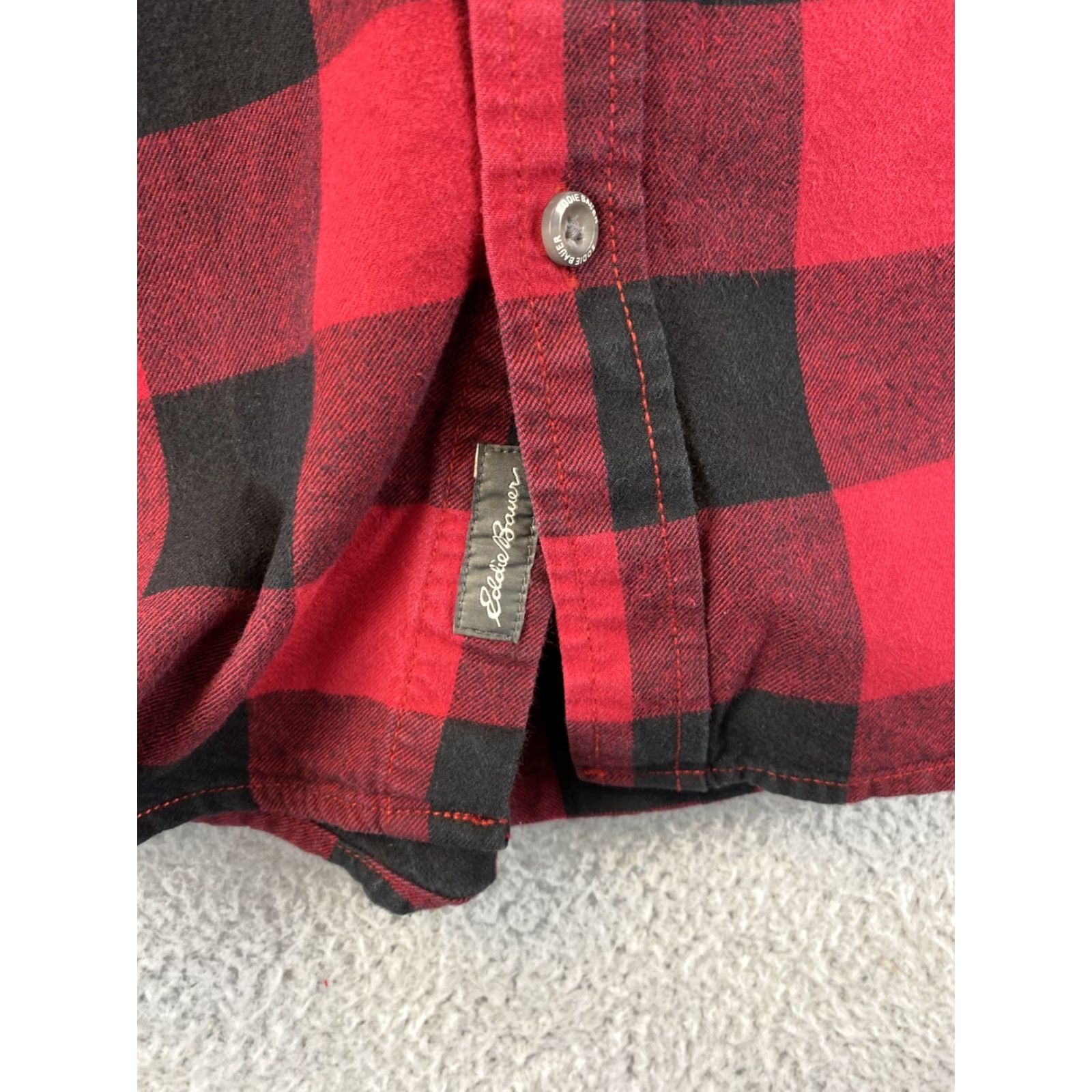 Eddie Bauer VINTAGE? Wait: It's Not Vintage. So: Eddie Bauer Plaid Shirt Slim Fit M Red Black 100% Cotton Button-Up Long Sleeve Unisex Adults Casual Shirt 79-4 Size US M / EU 48-50 / 2 - 5 Thumbnail