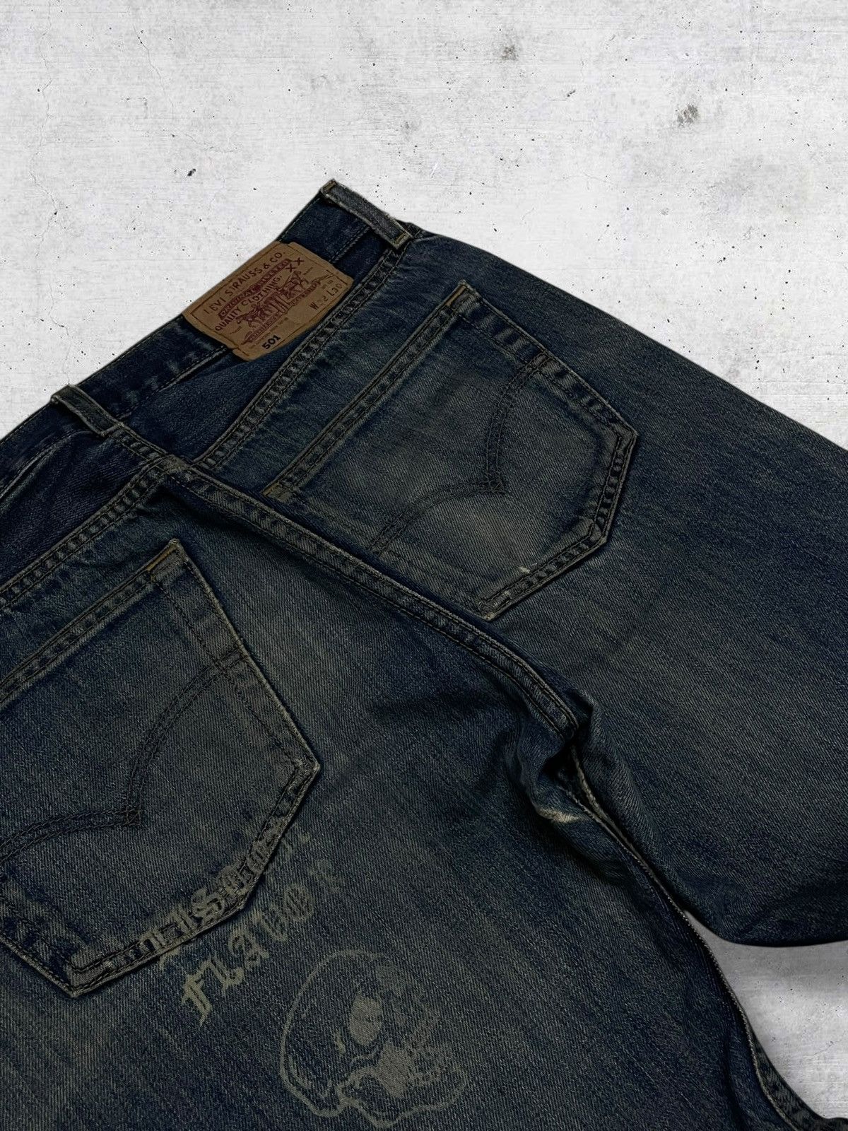 Levi's Vintage Clothing RARE 501 LEVIS 90S DESIGNER SKULL RIPPED FRAYING OG DENIM Size US 31 - 17 Thumbnail