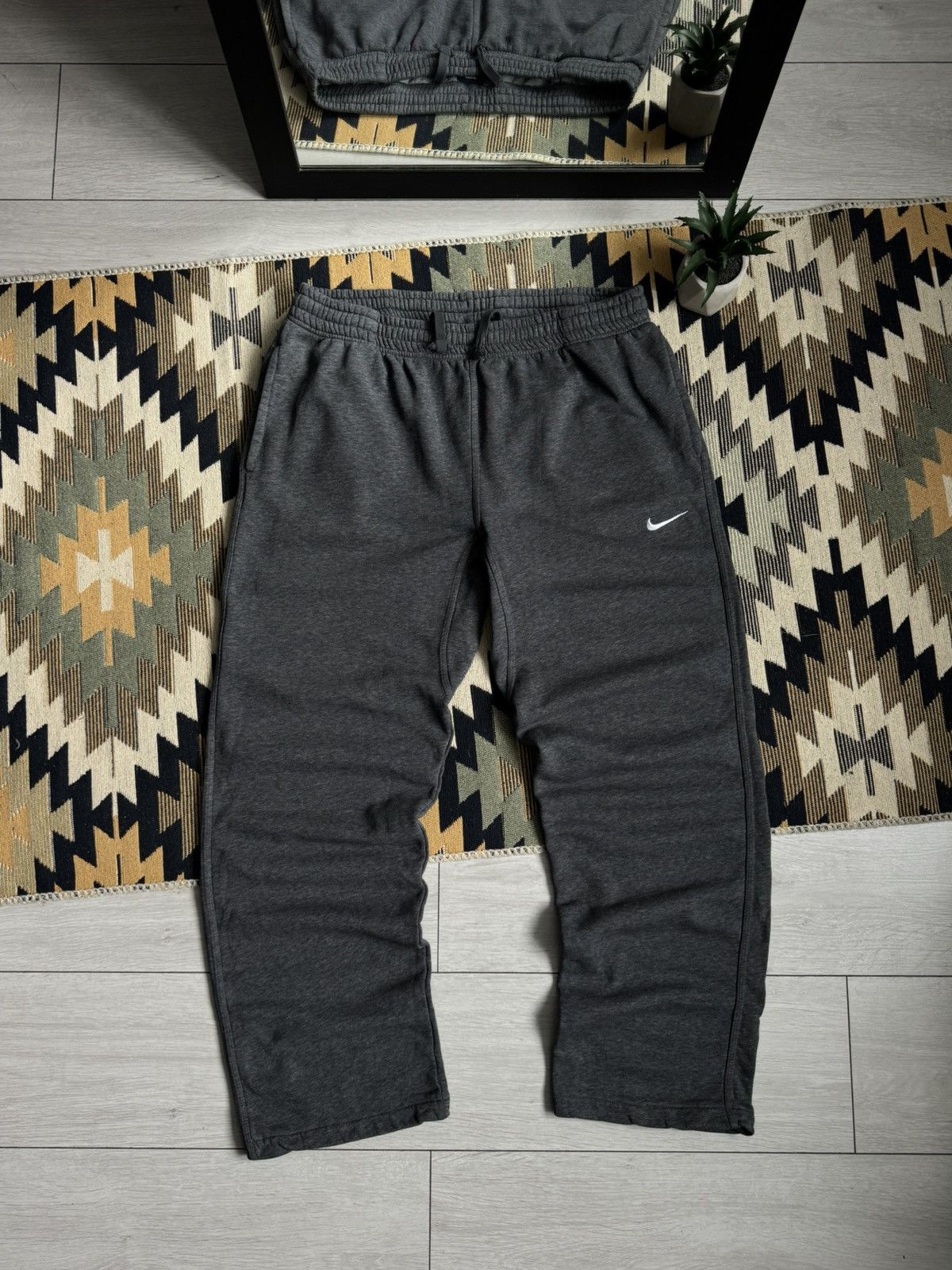Nike Vintage Nike Baggy Y2K Grey Sweatpants Size US 36 / EU 52 - 1 Thumbnail