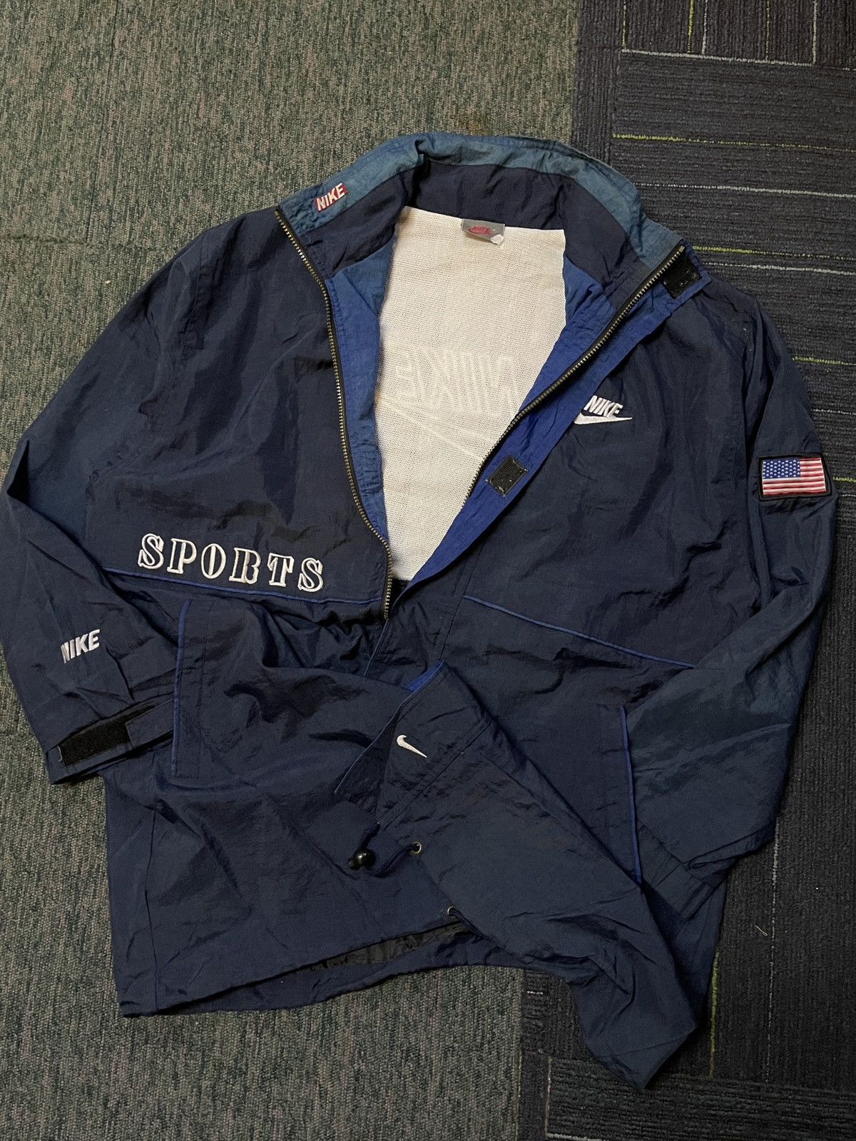 Nike VINTAGE NIKE SWOOSH 90s SPORTWEAR JACKET Size US XL / EU 56 / 4 - 4 Thumbnail