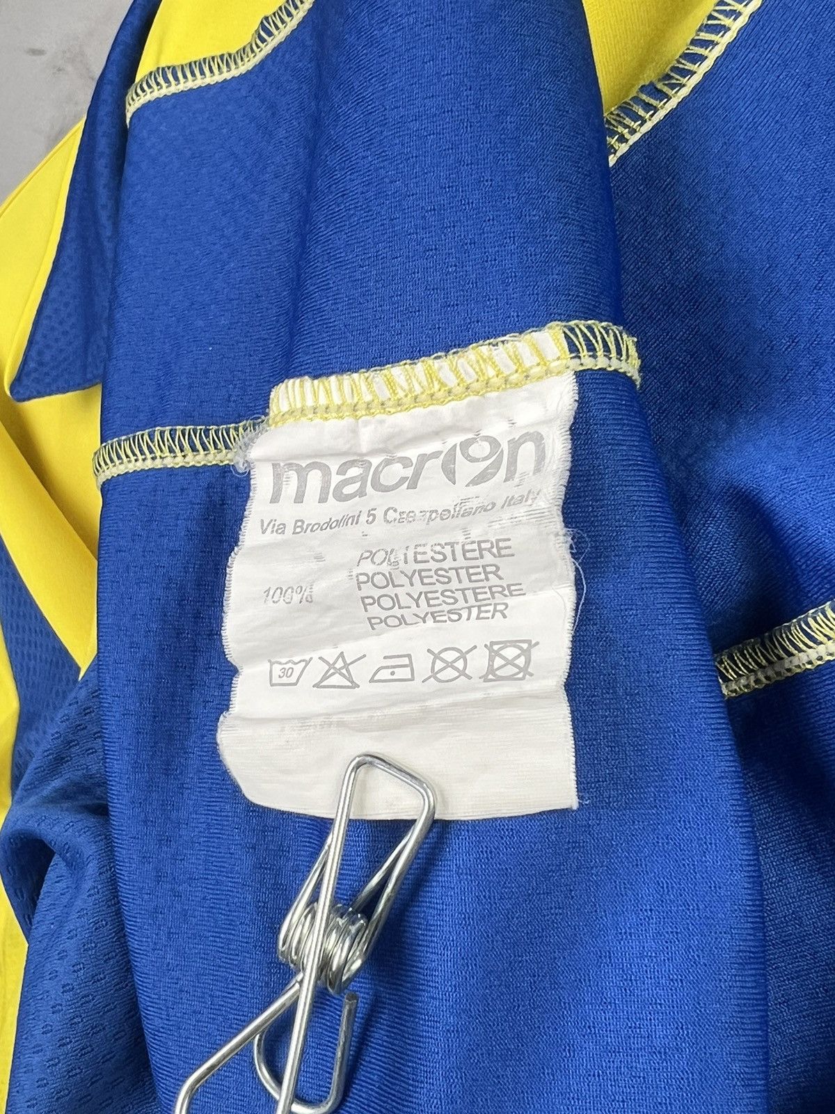 Macron Marcon Leeds United Yellow Jersey Size L - XL Size US XL / EU 56 / 4 - 6 Thumbnail