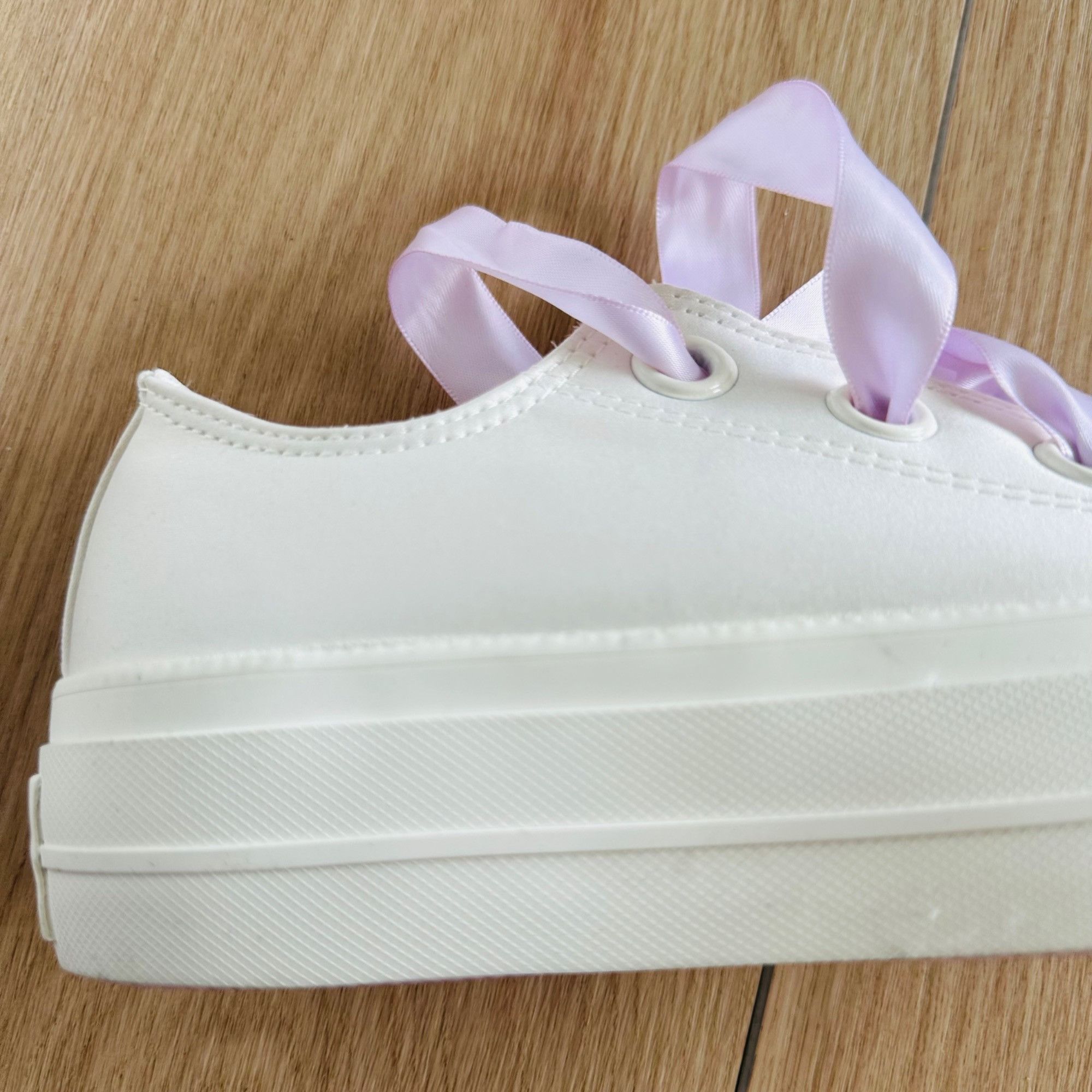 Converse ⭐Converse Ctas Lift OX Low 7 Womens Shoes Satin Embroidered Size US 7 / IT 37 - 14 Thumbnail