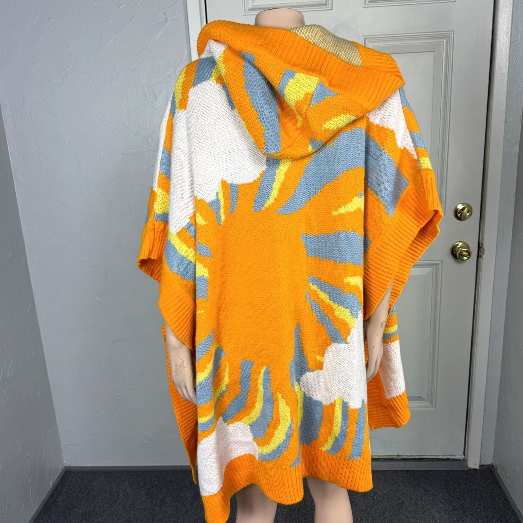Urban Outfitters VINTAGE? No. Urban Outfitters Cali Sunrise Poncho Women's Sweater One Size Hooded Acrylic WW10 Size ONE SIZE - 3 Thumbnail