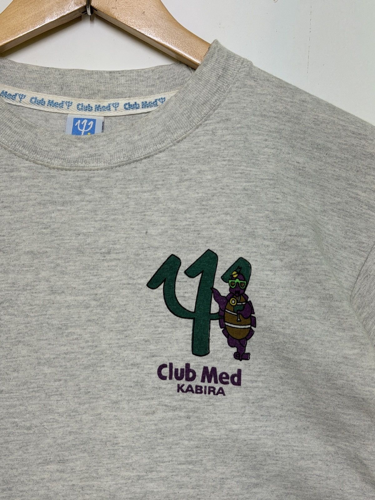 Vintage Vintage Club Med Kabira Resort Back Graphic Tee Size US XS / EU 42 / 0 - 5 Thumbnail