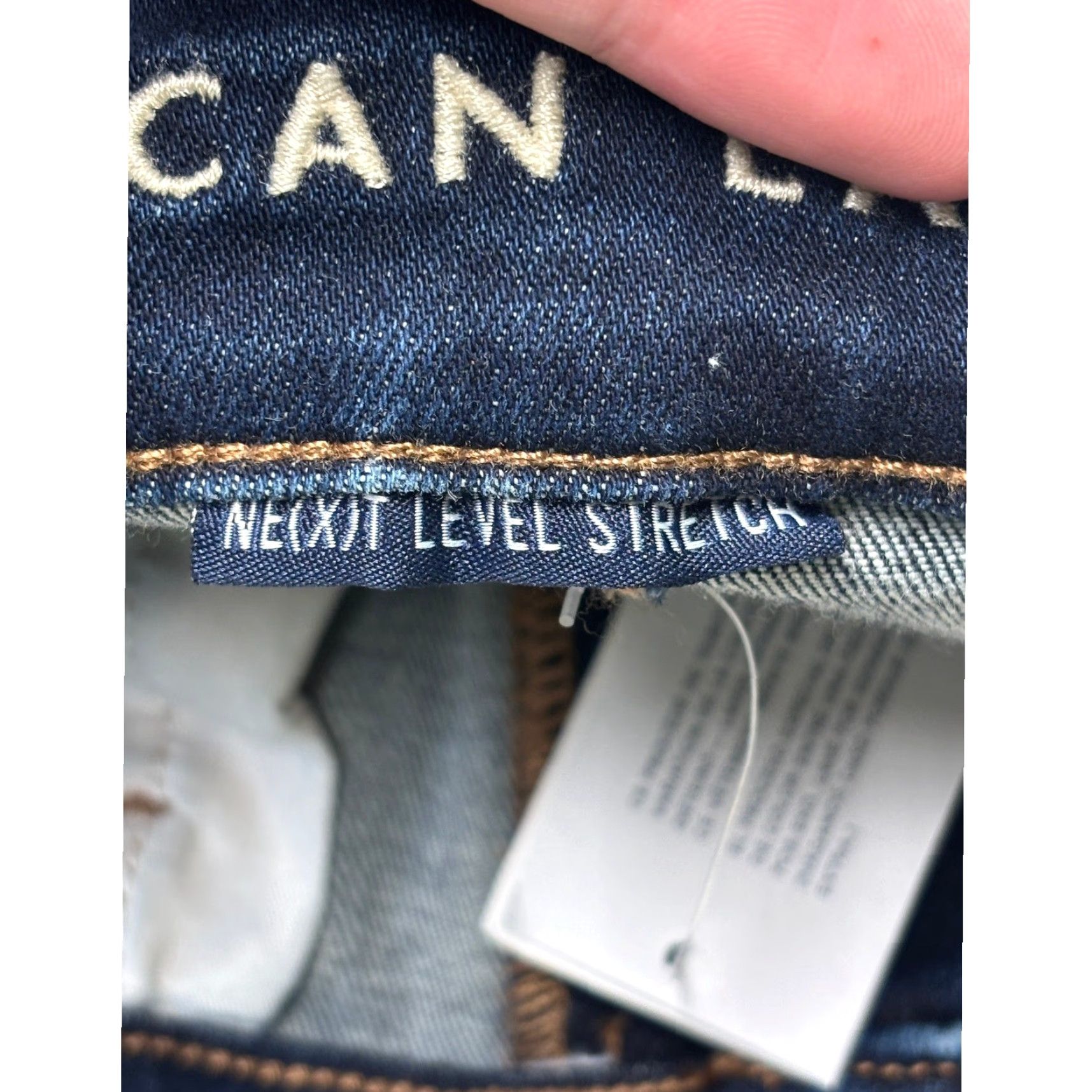 American Eagle Outfitters NWT American Eagle Hi-Rise Shortie Distressed Denim Shorts Dark Wash Sz 2 W28 L2 Size 27" / US 4 / IT 40 - 6 Thumbnail