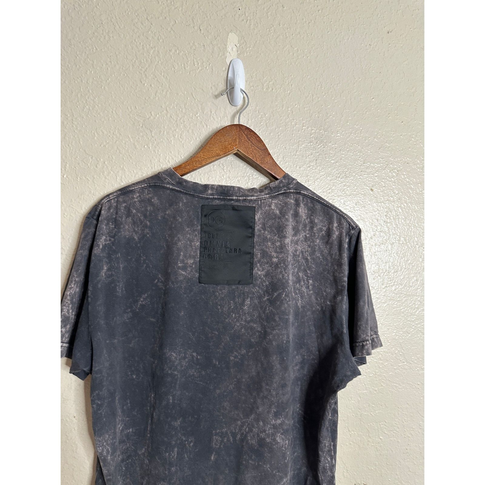 Dolce & Gabbana Dolce & Gabbana Gray Discolored Effect DG Logo T-Shirt Size US M / EU 48-50 / 2 - 5 Thumbnail