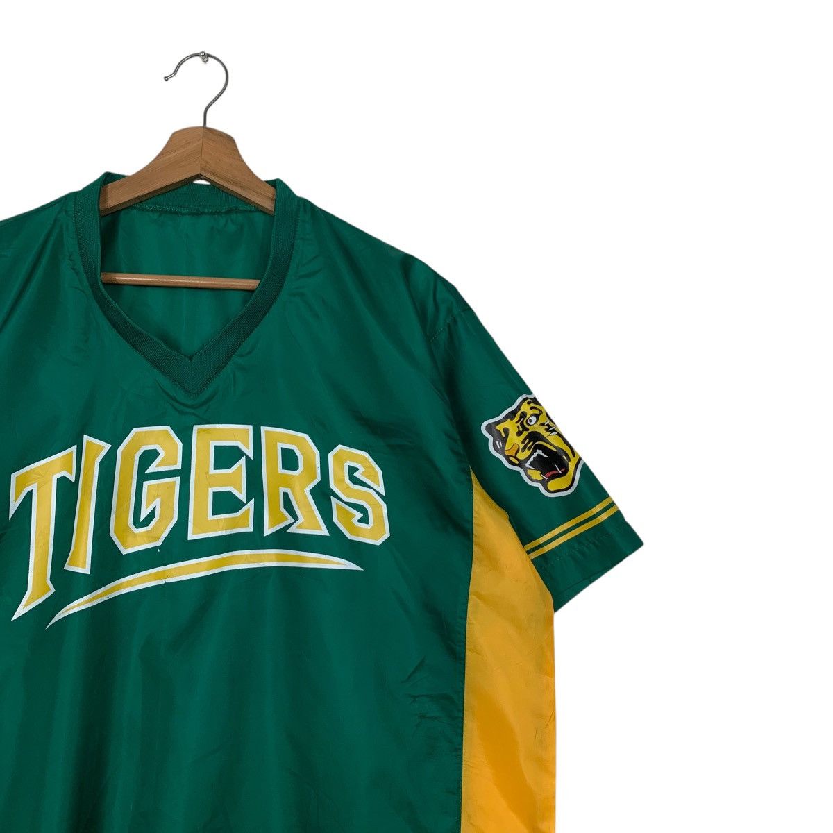Japanese Brand HANSHIN TIGERS Big Logo V Neck Jersey #2811-C127 Size US XL / EU 56 / 4 - 4 Thumbnail
