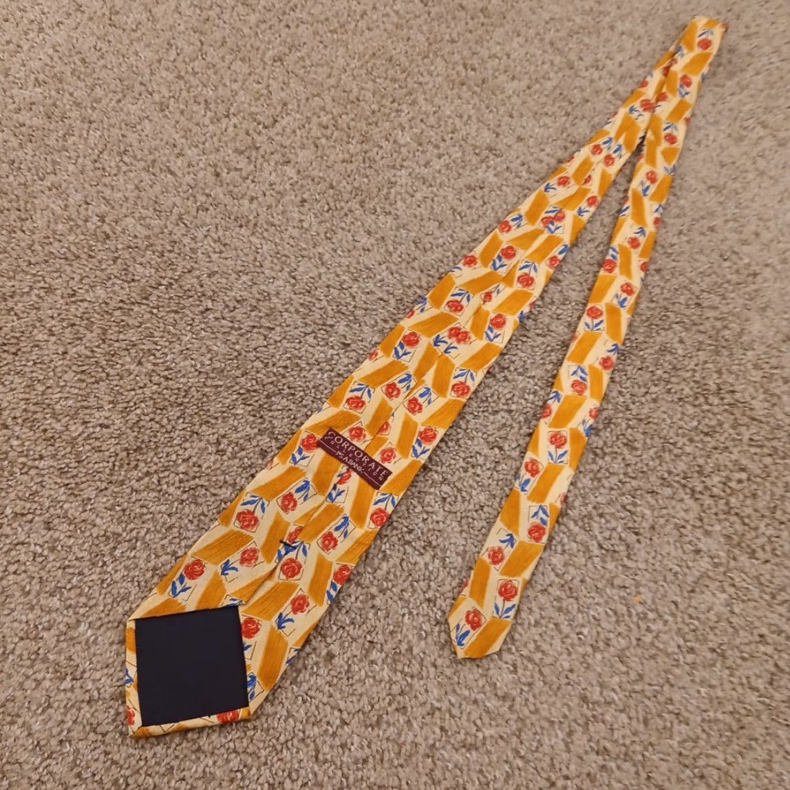 Jos. A. Bank Jos. A. Bank Necktie Silk Gold Floral USA Made 56" Tie Men Vintage No Short 56" Silk Gold Floral Pointed Classic Width Size ONE SIZE - 6 Thumbnail