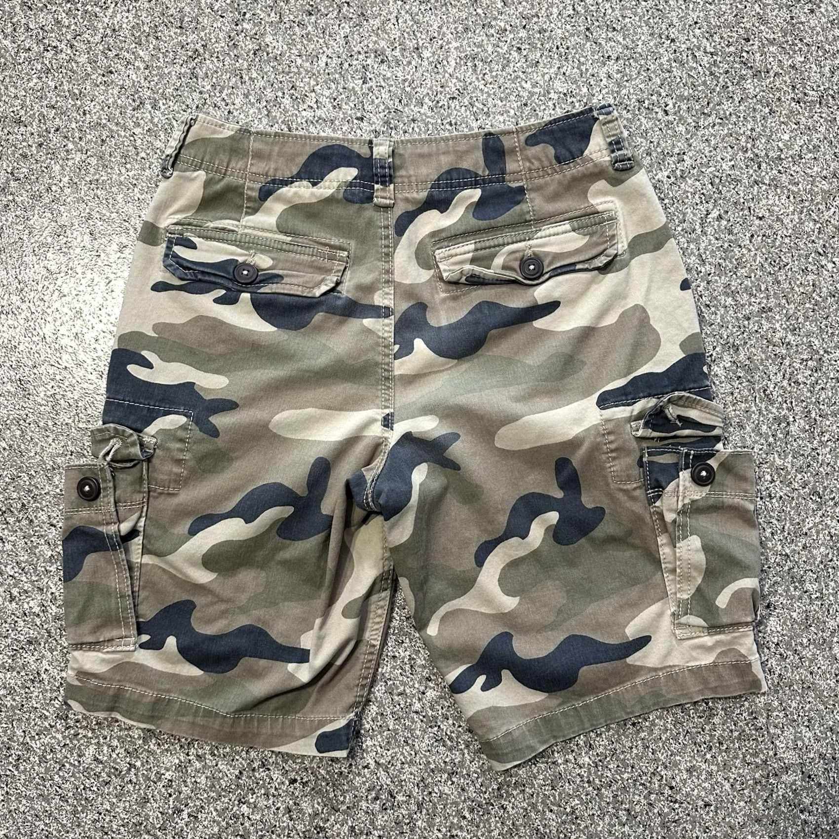 Vintage VINTAGE Aeropostale Cargo Shorts Mens 27 Army Camo Cotton 9” Cotton Stretch Beige Army Mens Size US 27 - 3 Thumbnail