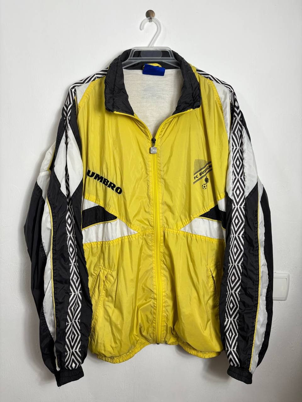 Umbro 🇯🇵 Umbro Japan Vintage Track Jacket 90s Size US XL / EU 56 / 4 - 1 Thumbnail
