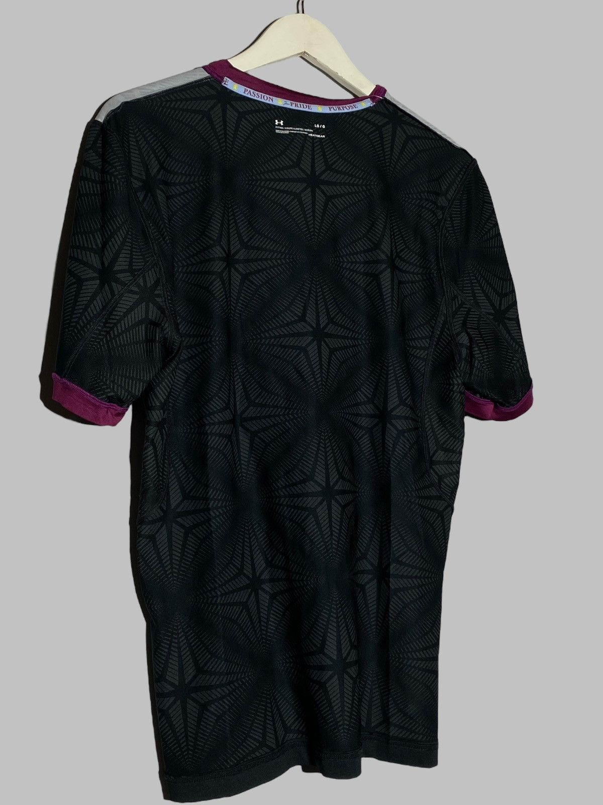 Under Armour Under Armour Aston Villa 2017/18 Away Football Shirt Size US L / EU 52-54 / 3 - 3 Thumbnail